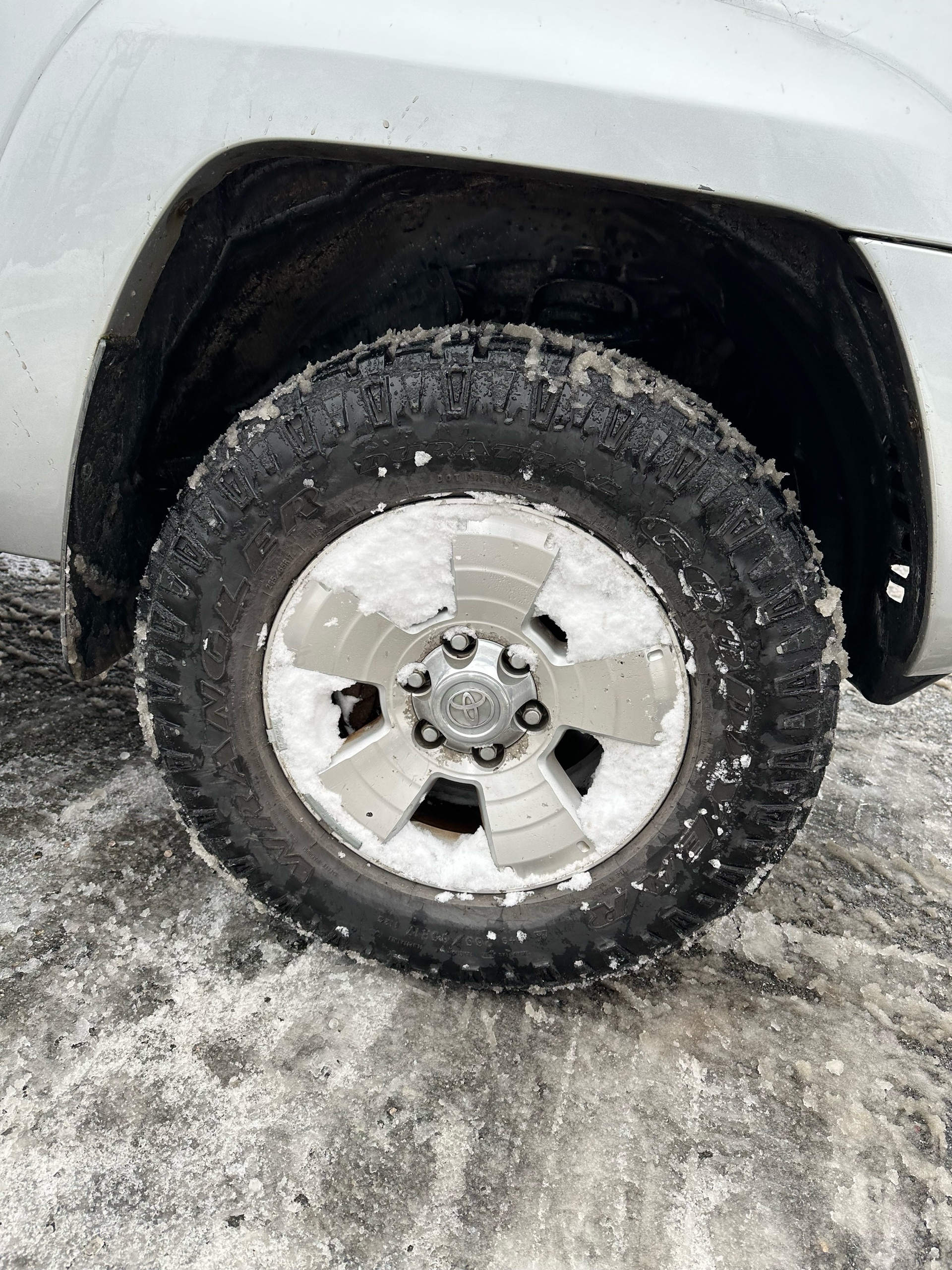 /canwestautoinc/2005-Toyota-4Runner-21943284595065626.jpg