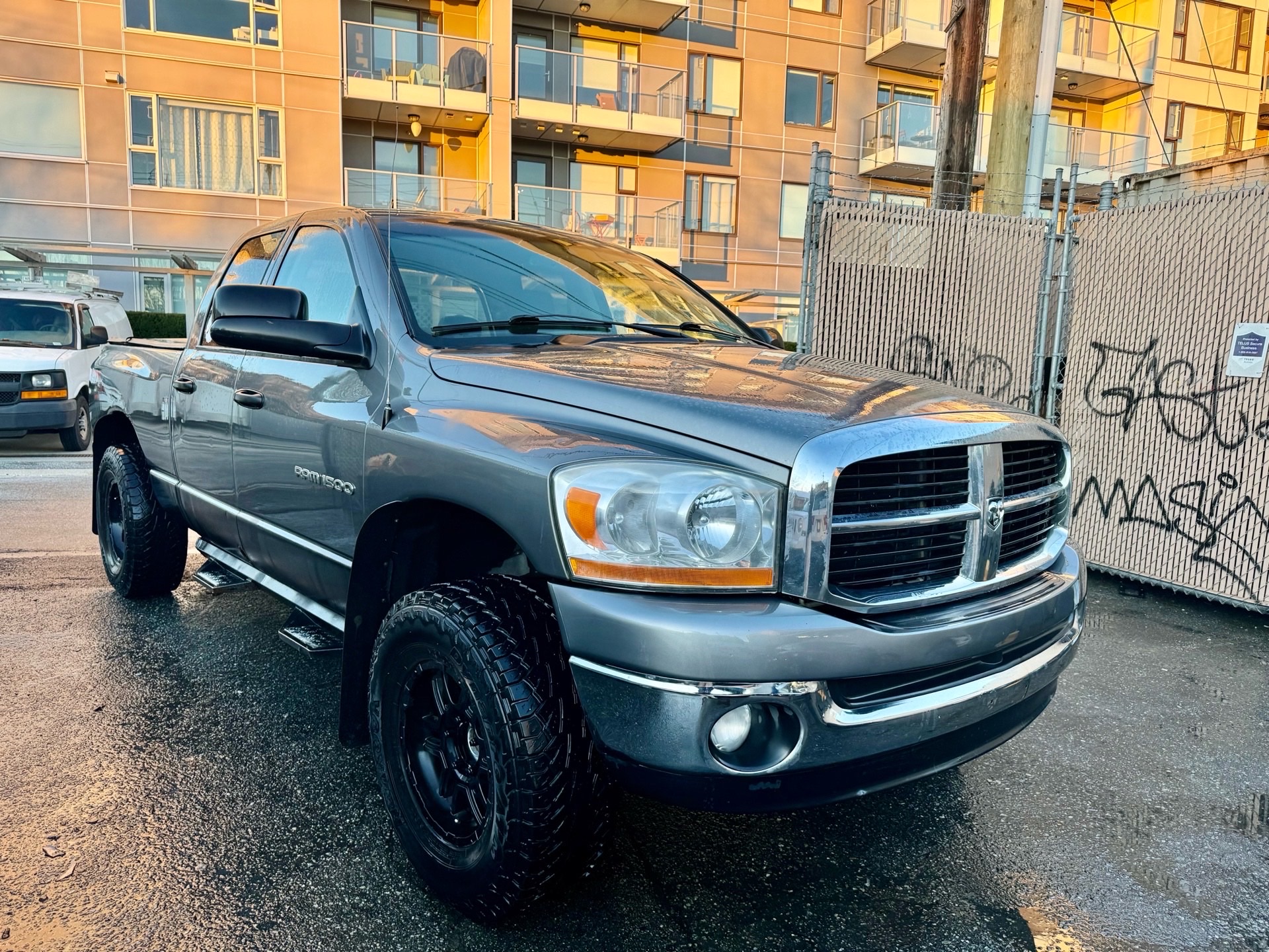 /canwestautoinc/2006-Dodge-Ram1500-7797635925017152.jpg