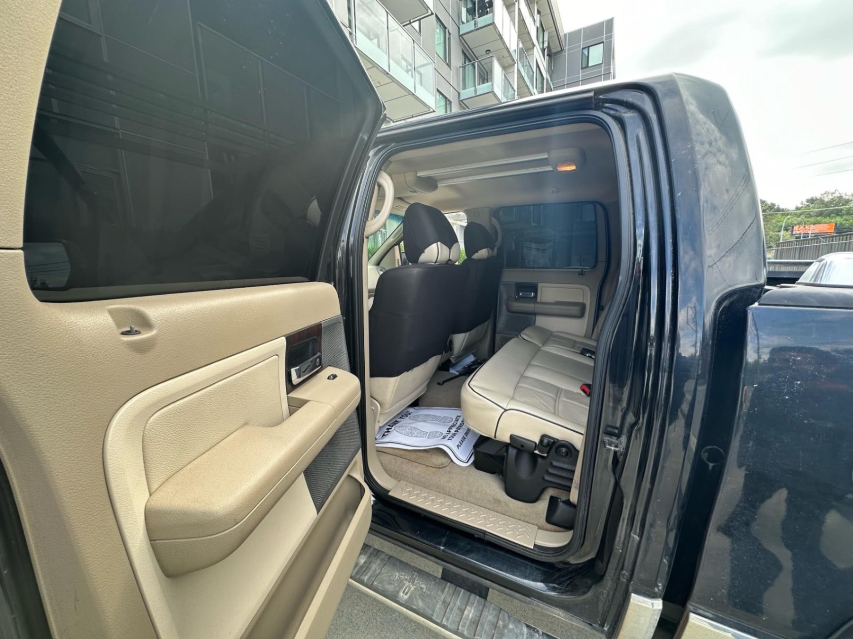 /canwestautoinc/2006-Lincoln-MarkLT-002256739300695365.jpg