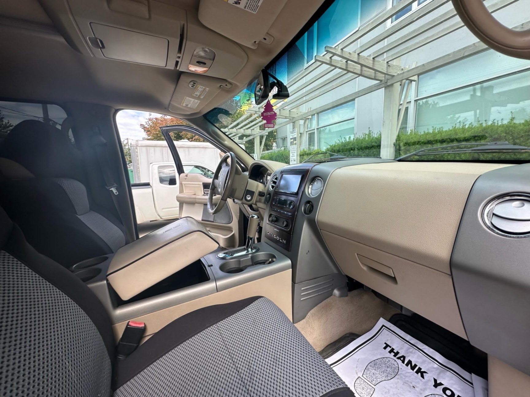 /canwestautoinc/2006-Lincoln-MarkLT-03417579498135437.jpg