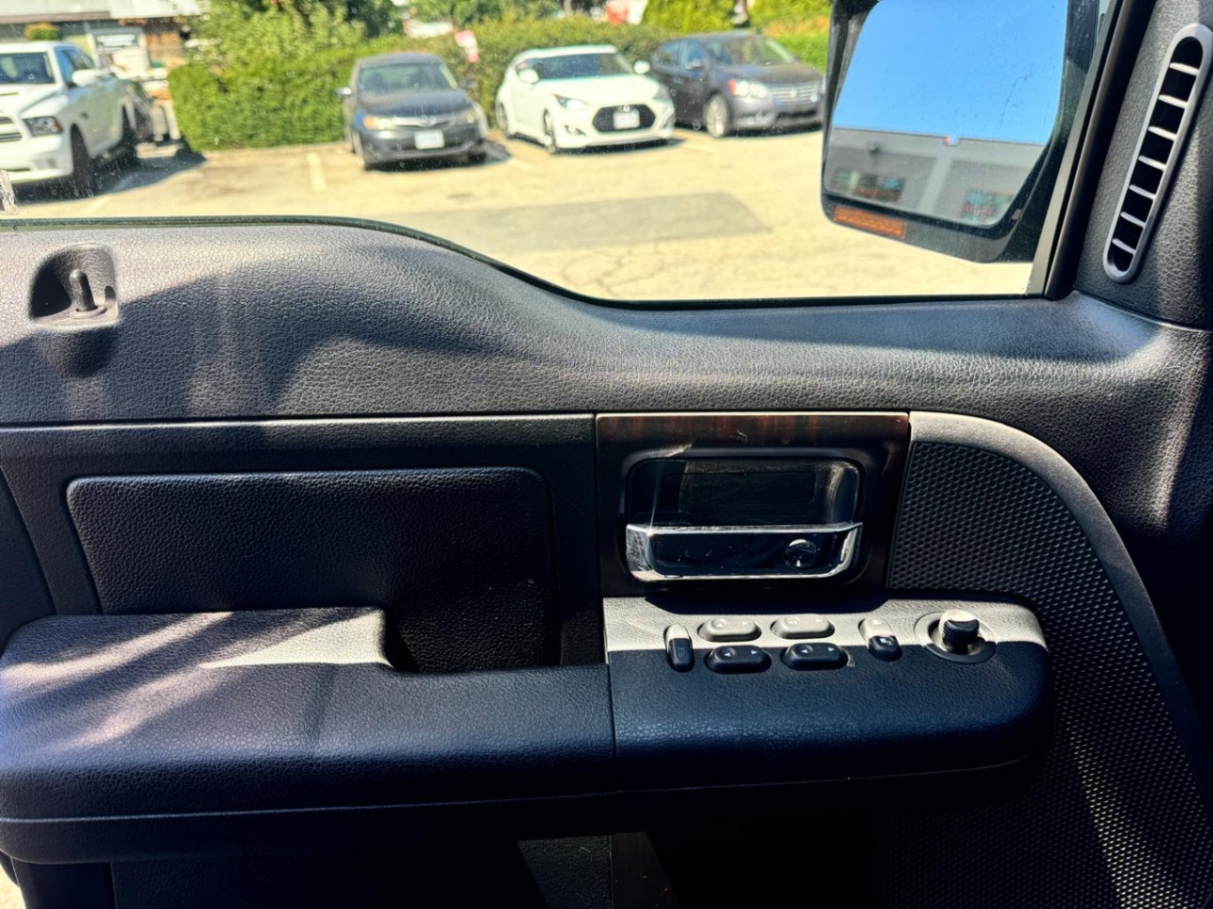 /canwestautoinc/2006-Lincoln-MarkLT-0362871231751114.jpg