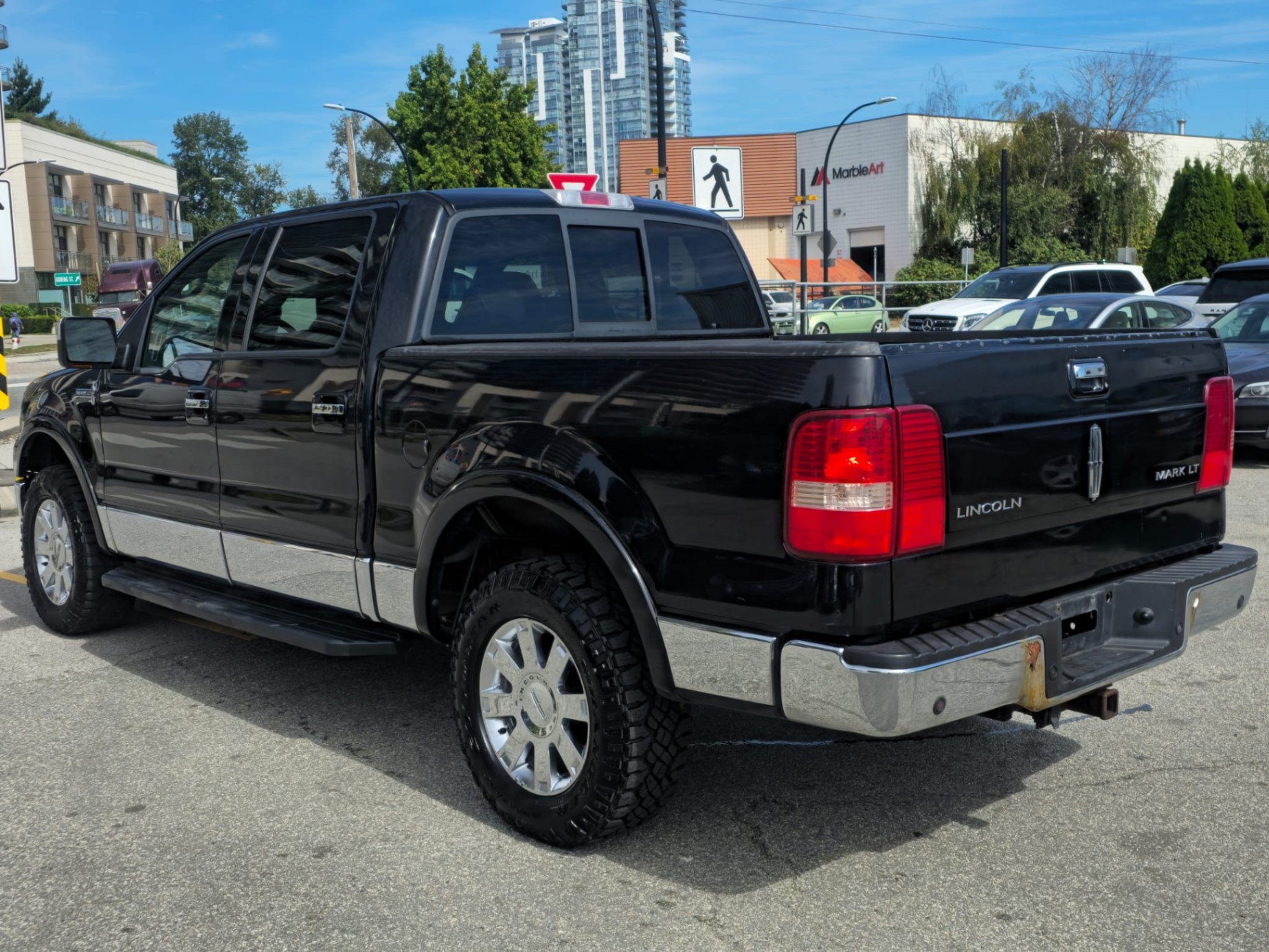 /canwestautoinc/2006-Lincoln-MarkLT-8527813185203212.jpg
