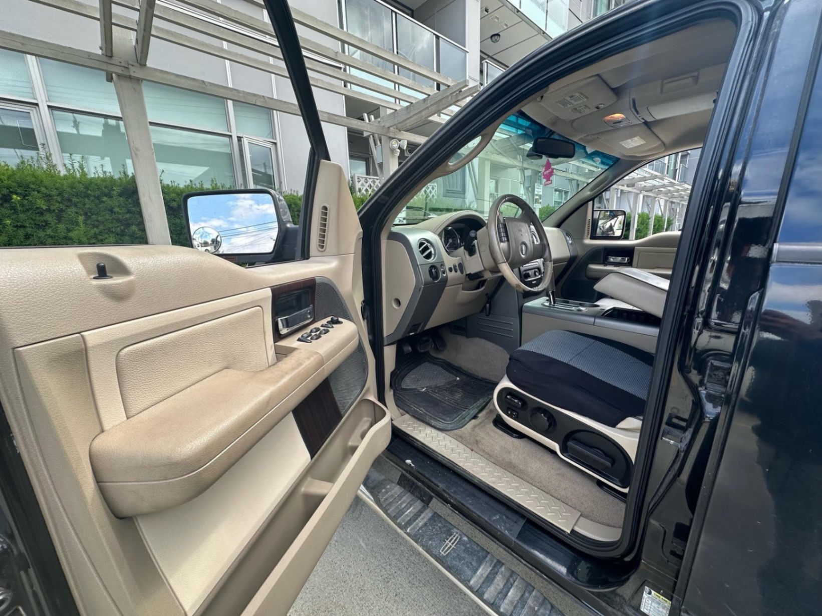 /canwestautoinc/2006-Lincoln-MarkLT-9238869082286172.jpg