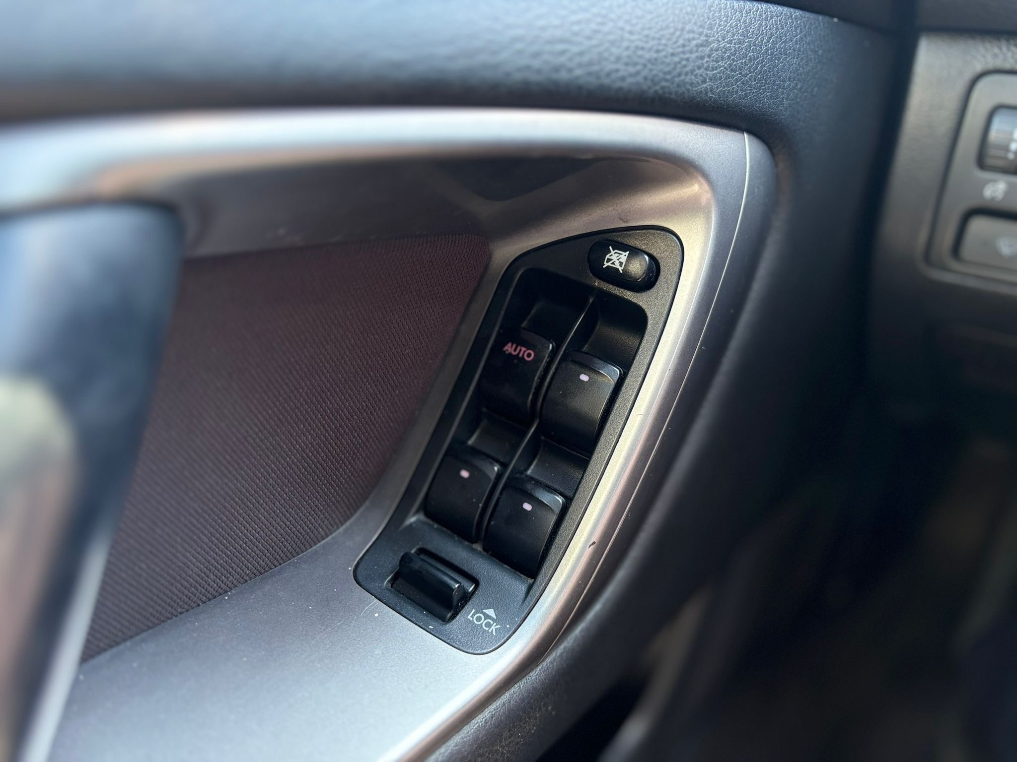 /canwestautoinc/2006-Subaru-Legacy-24288252372600616.jpg