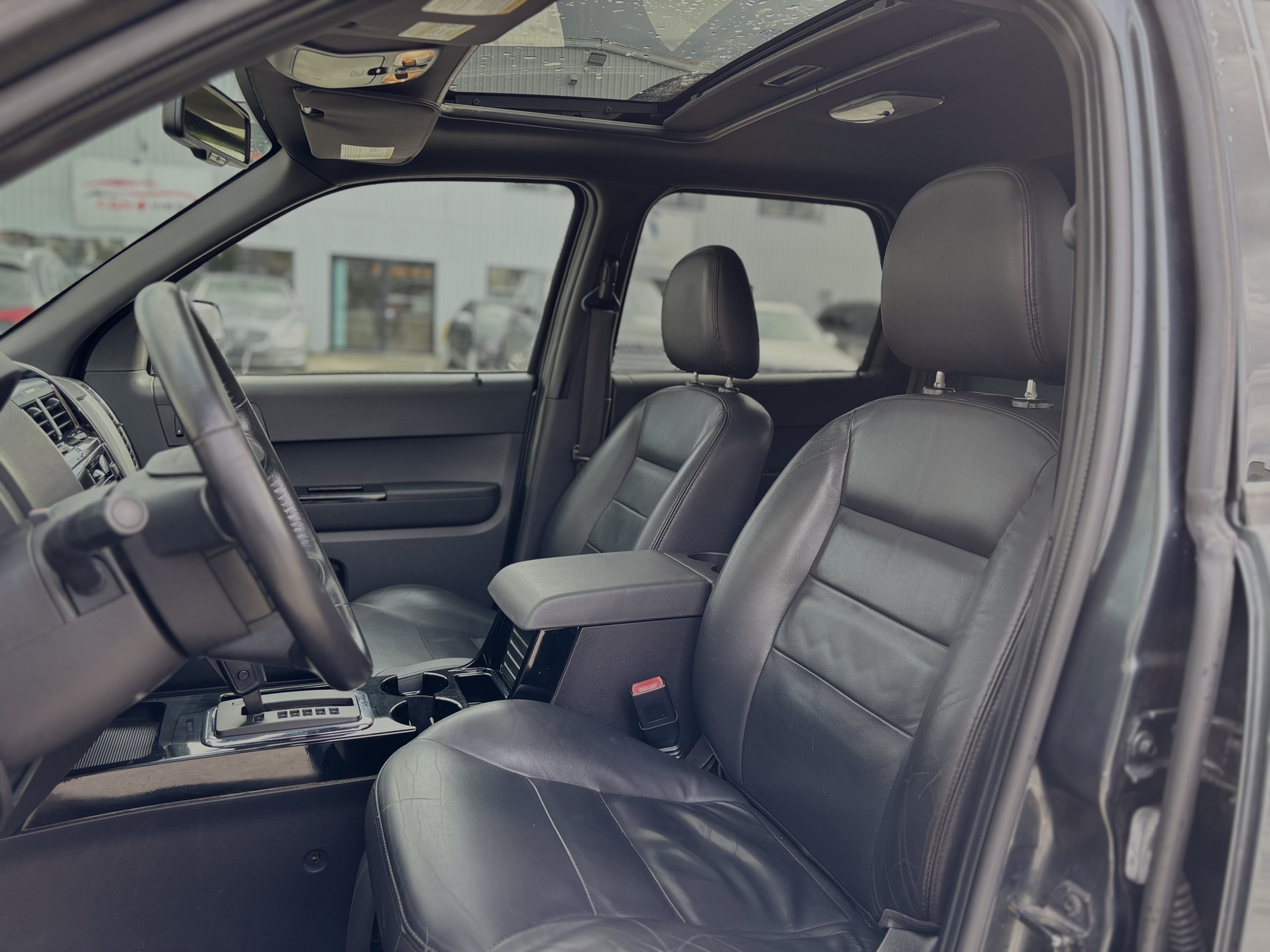 /canwestautoinc/2008-Ford-Escape-04549067624552139.jpg