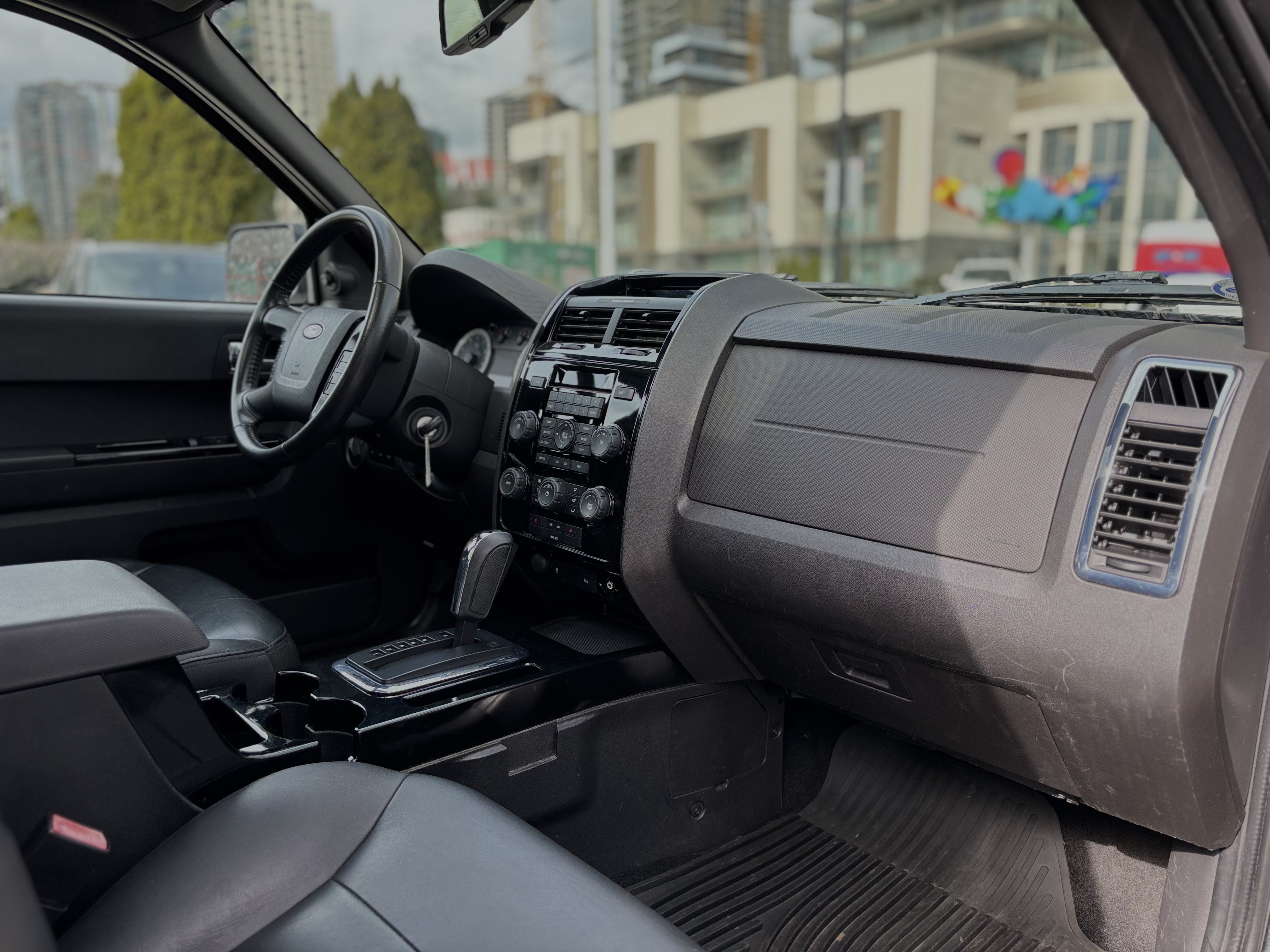 /canwestautoinc/2008-Ford-Escape-056089398584693084.jpg