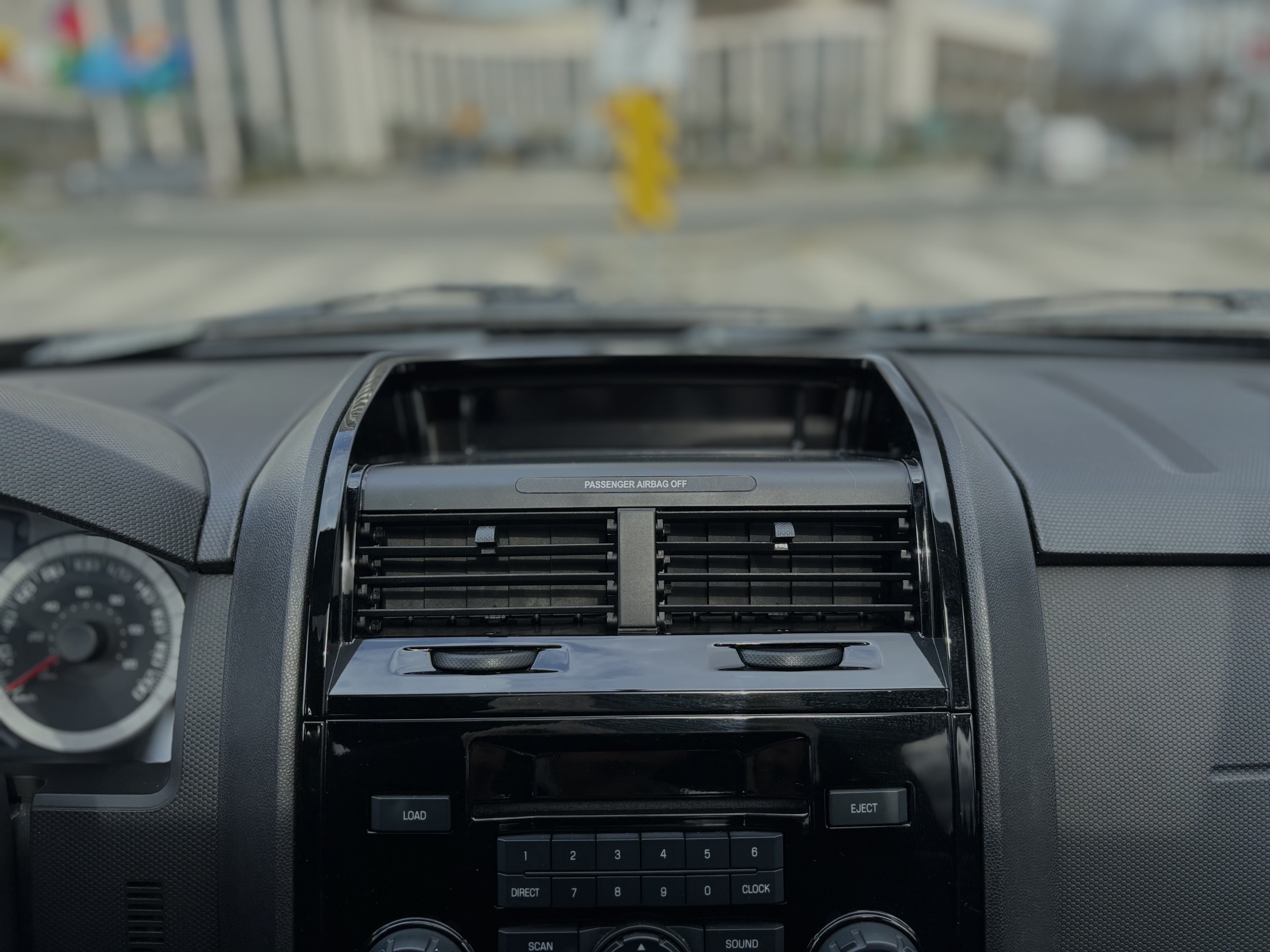 /canwestautoinc/2008-Ford-Escape-34236645859994574.jpg