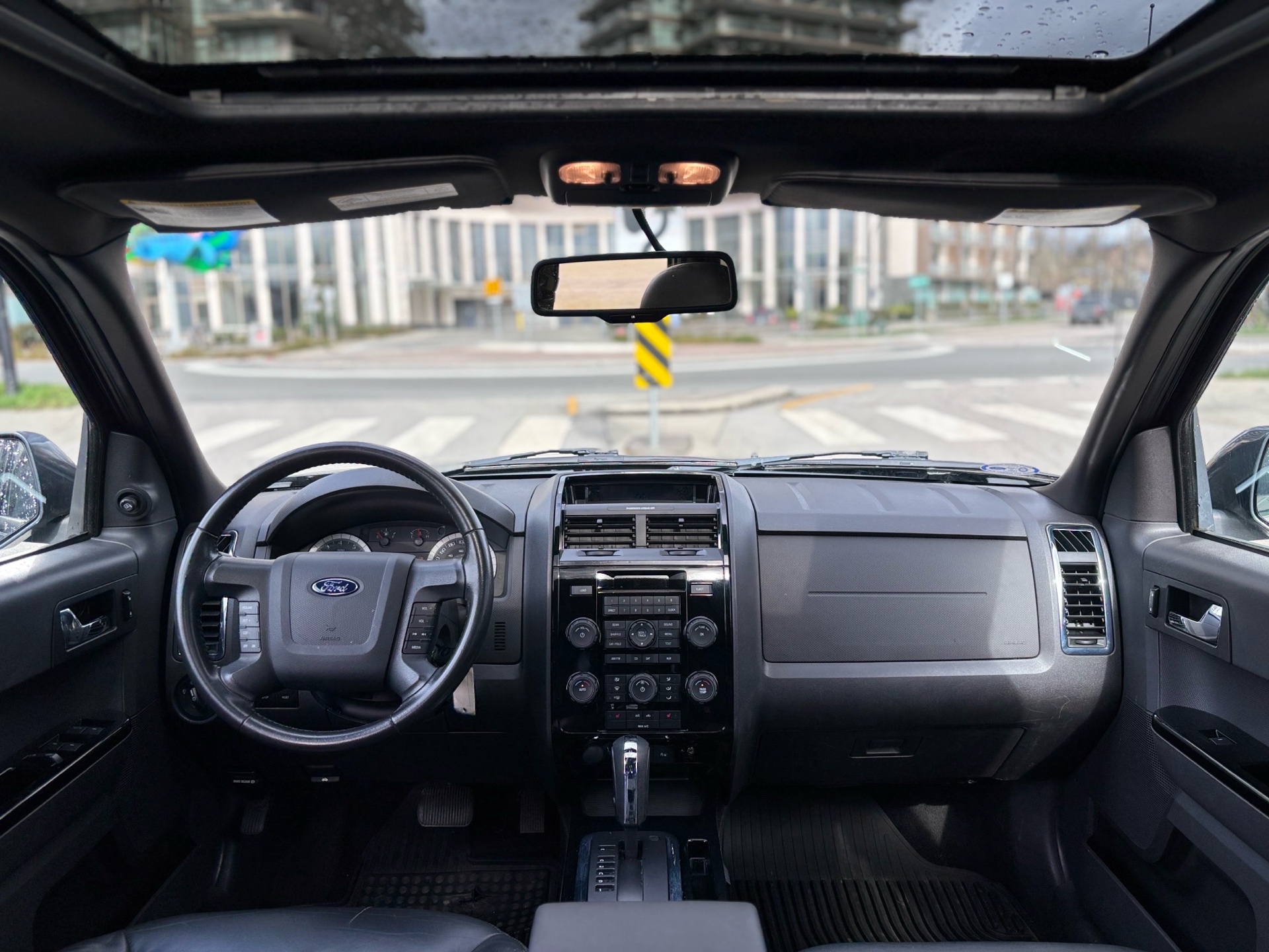 /canwestautoinc/2008-Ford-Escape-41273266990254065.jpg