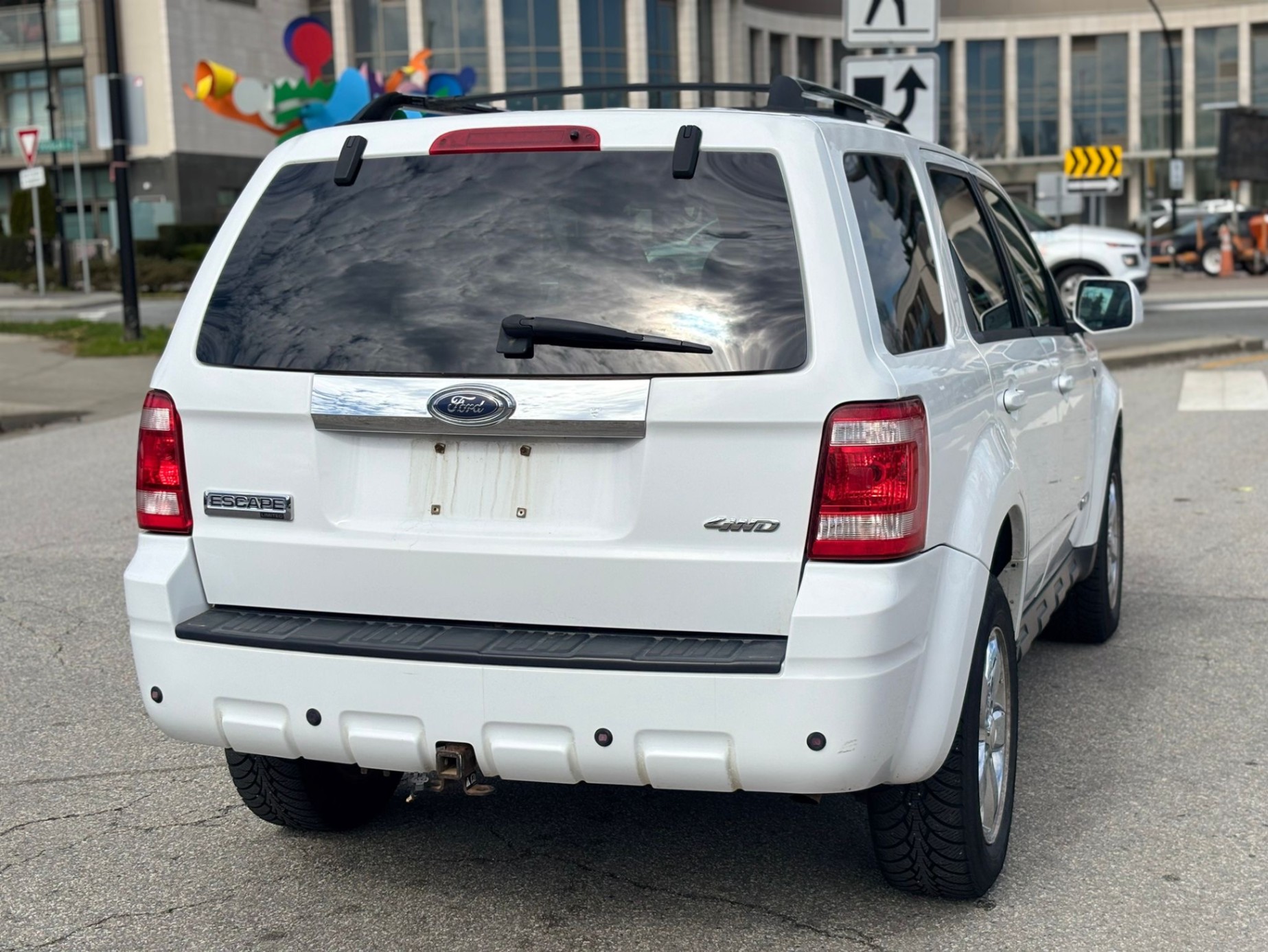 /canwestautoinc/2008-Ford-Escape-5045294186908871.jpg