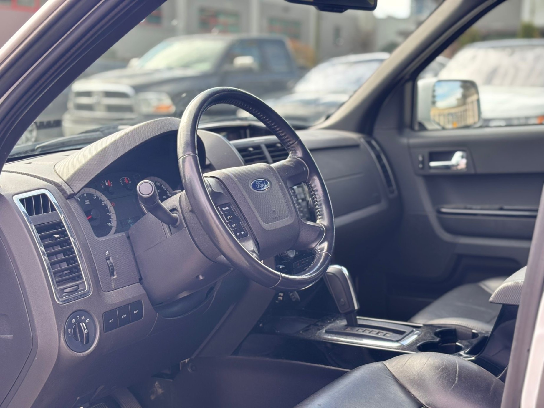 /canwestautoinc/2008-Ford-Escape-7077773659952911.jpg
