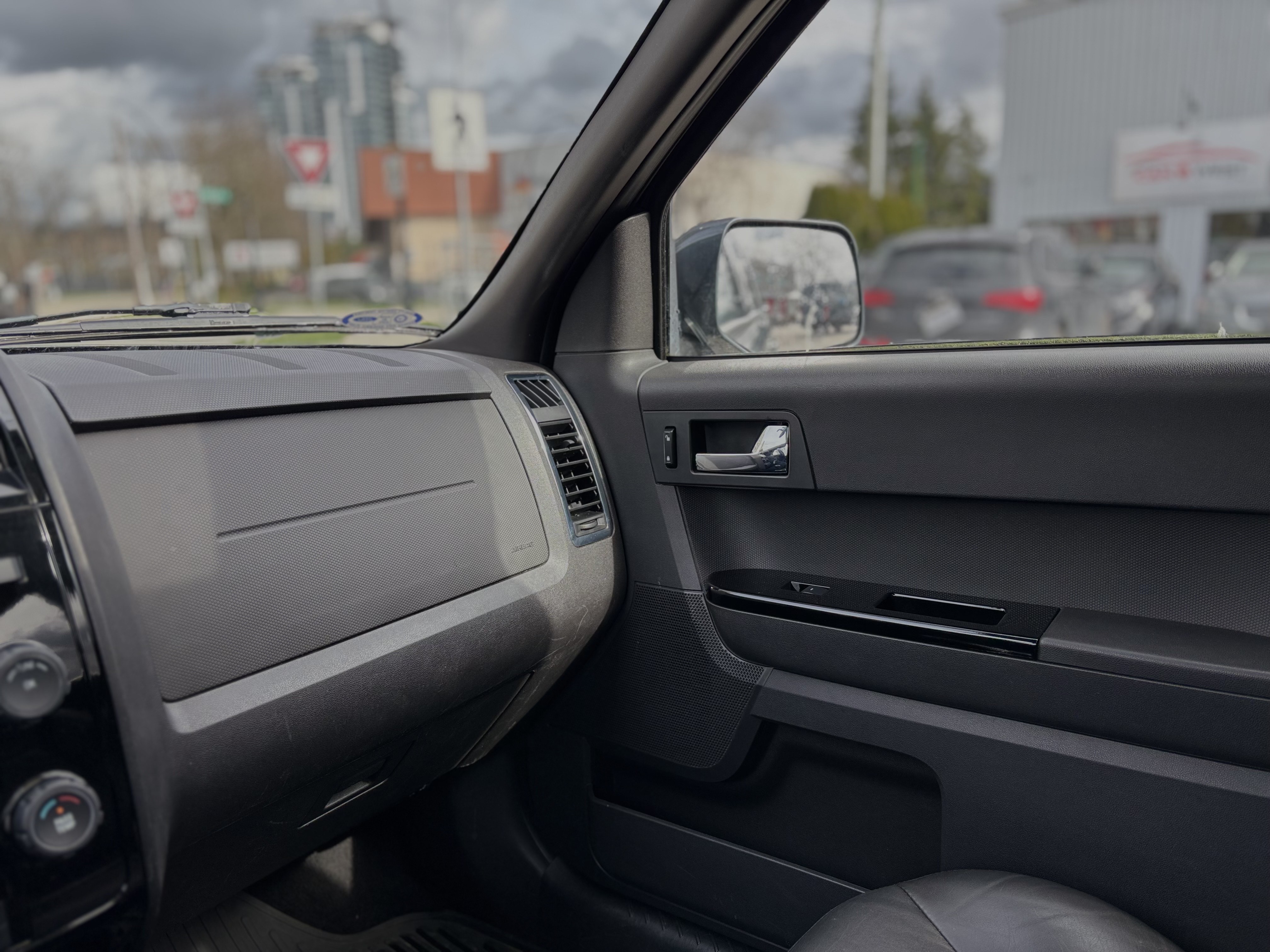 /canwestautoinc/2008-Ford-Escape-7280543297728668.jpg