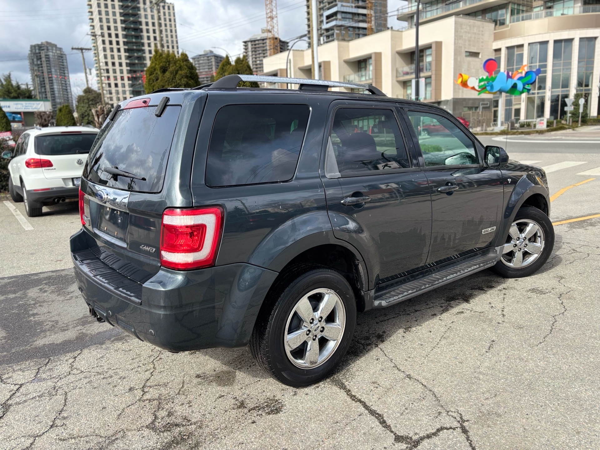 /canwestautoinc/2008-Ford-Escape-881108405913211.jpg