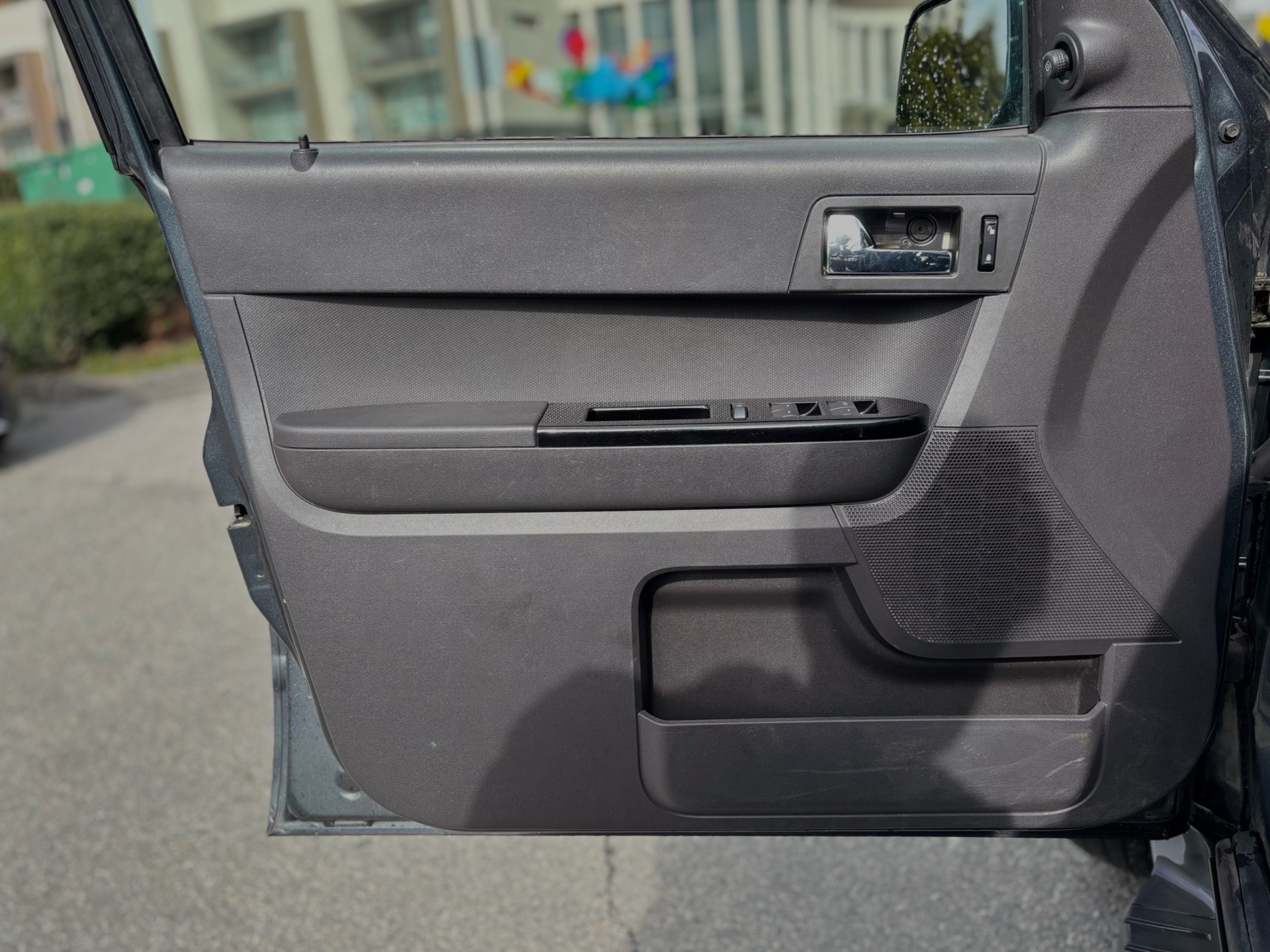 /canwestautoinc/2008-Ford-Escape-8837298181902653.jpg