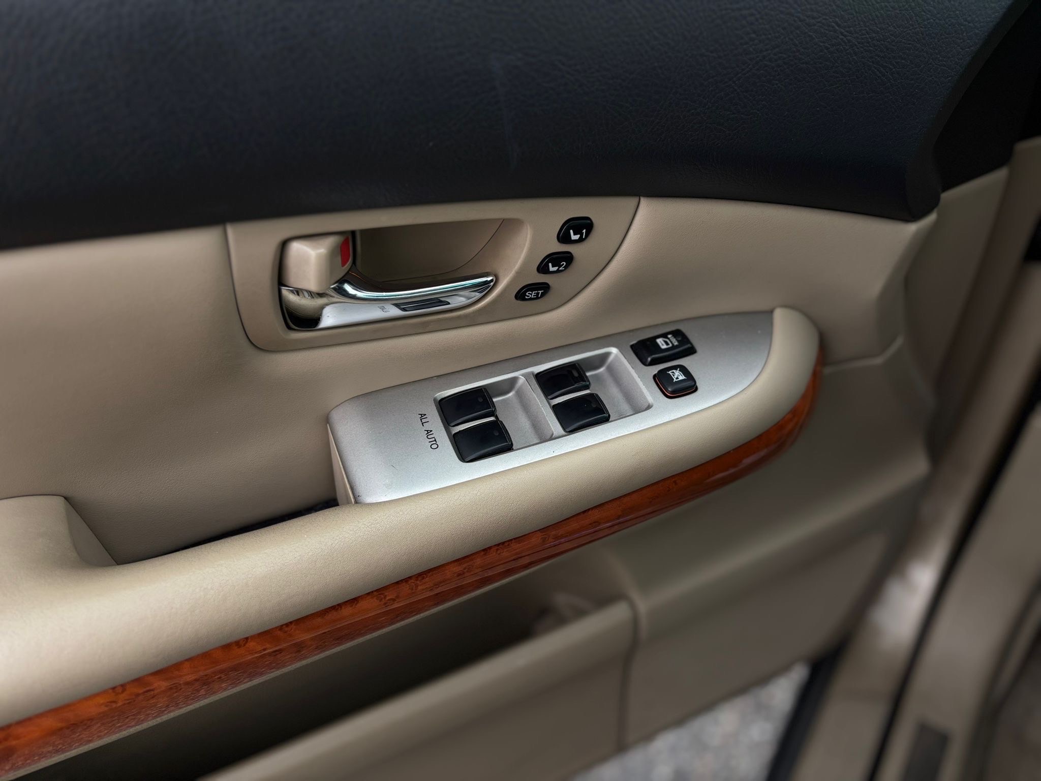 /canwestautoinc/2008-Lexus-RX400h-26532025355787403.jpg
