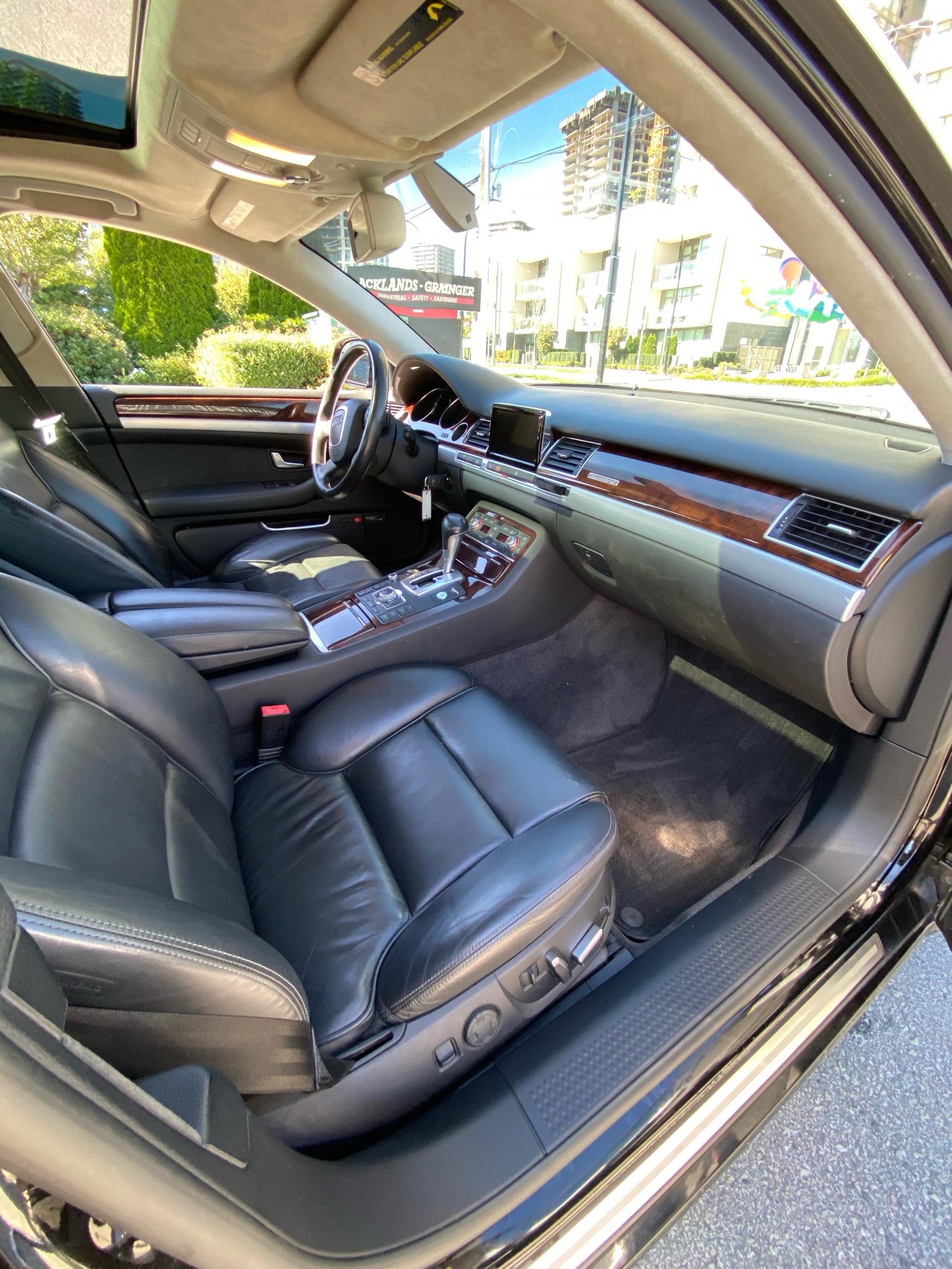 /canwestautoinc/2009-Audi-A8-9922505730315732.jpg