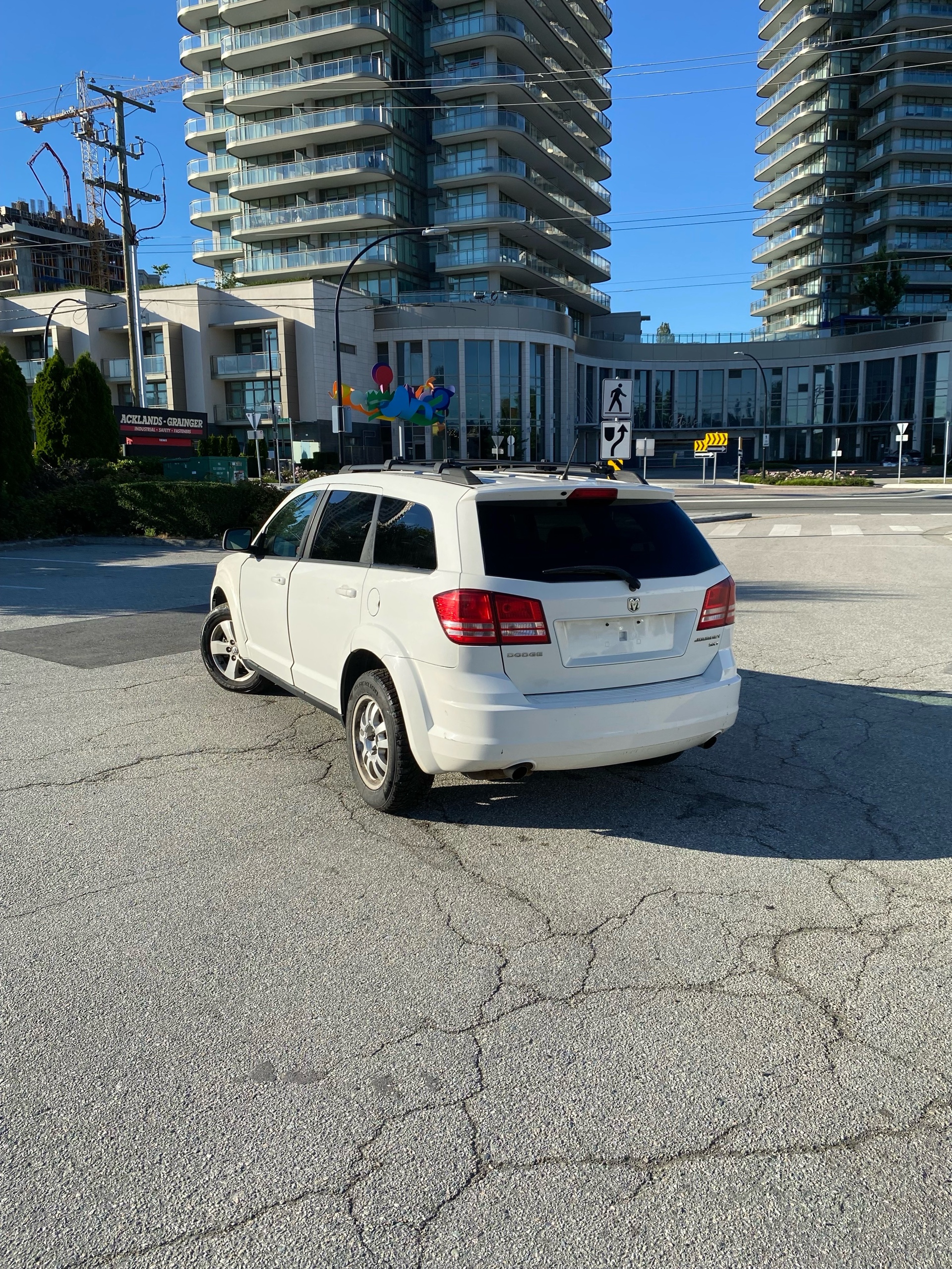 /canwestautoinc/2009-Dodge-Journey-12143142679507202.jpg
