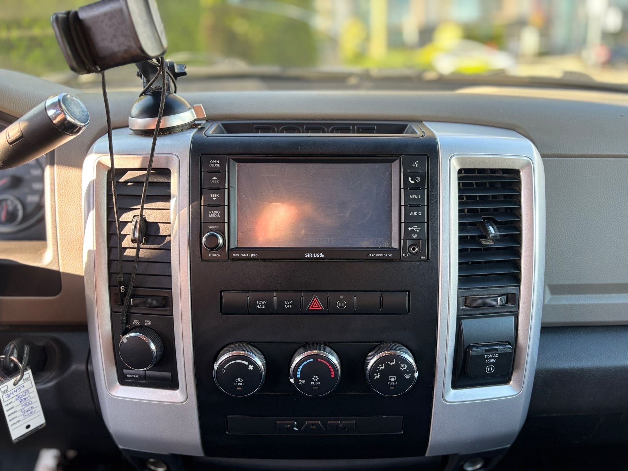 /canwestautoinc/2009-Dodge-Ram1500-07793759868880668.jpg