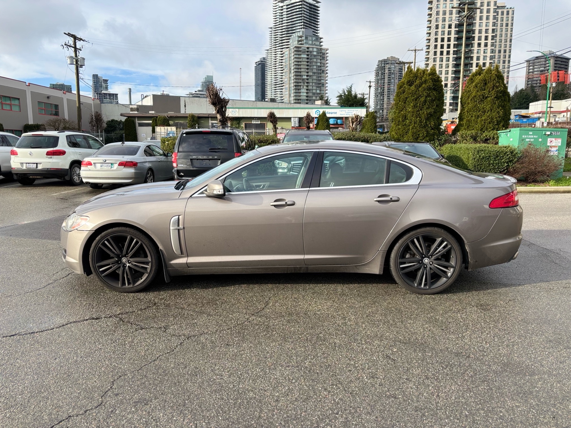 /canwestautoinc/2009-Jaguar-XF-46958519997294745.jpg