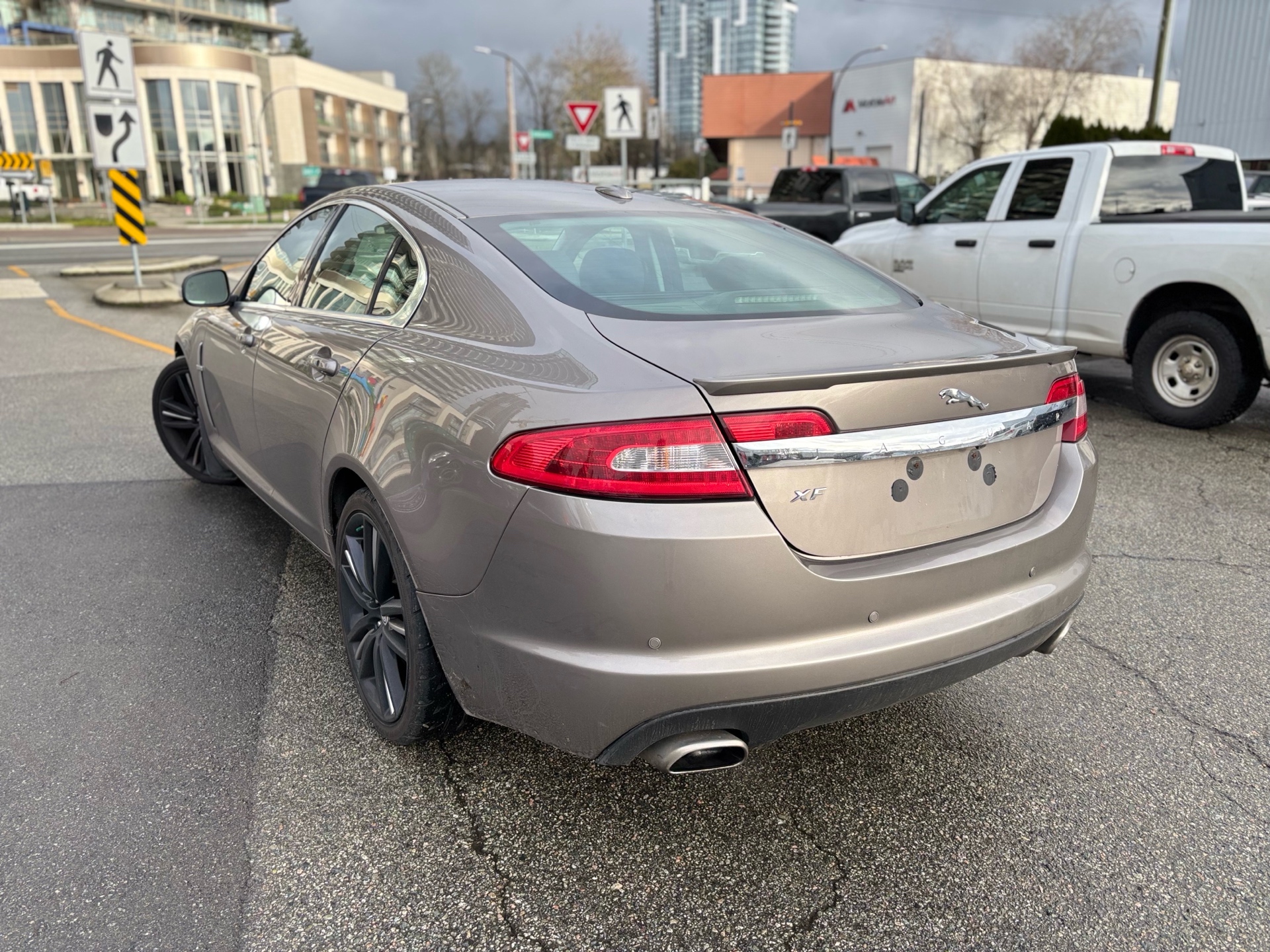 /canwestautoinc/2009-Jaguar-XF-5733258147054778.jpg