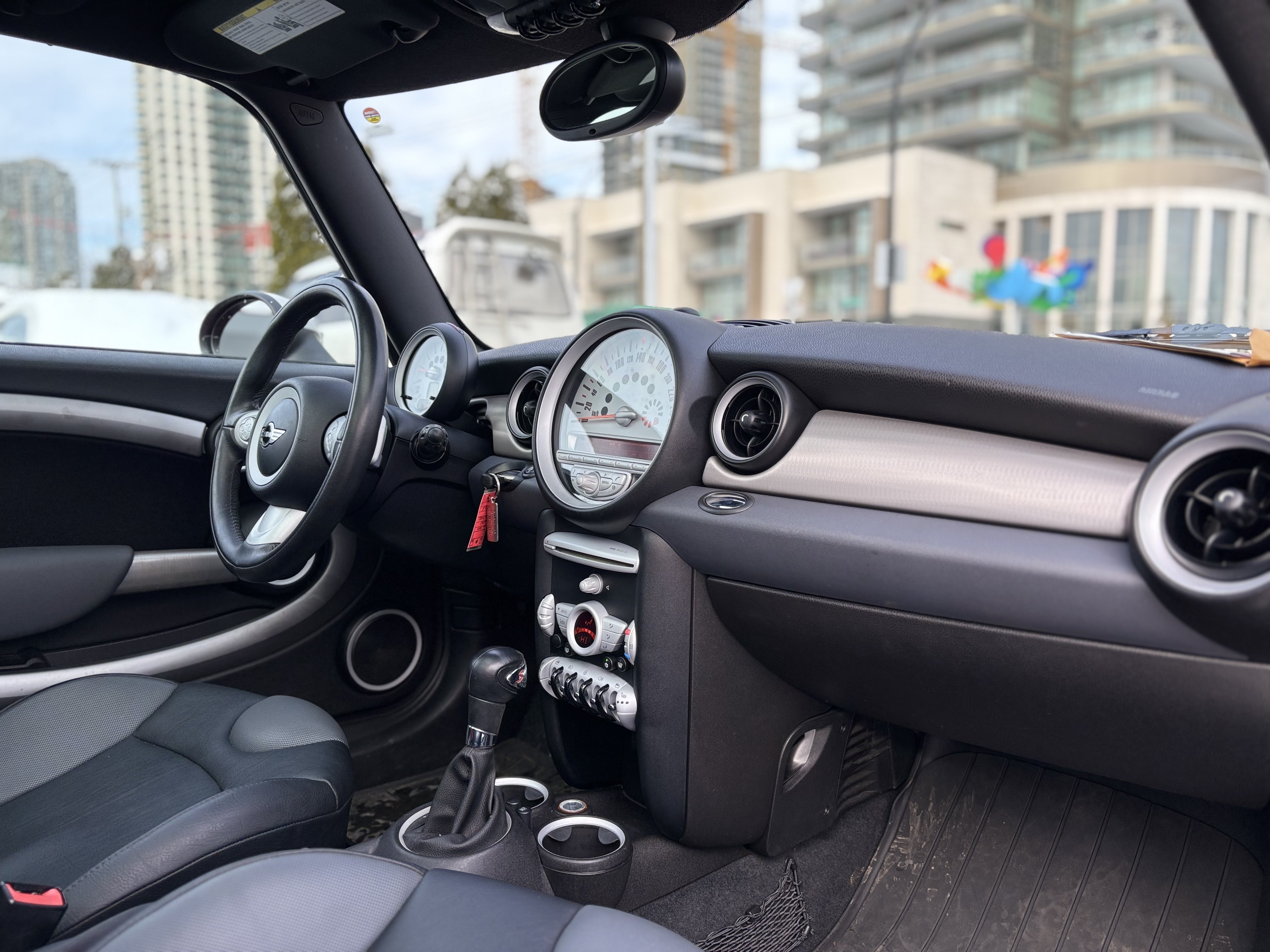 /canwestautoinc/2009-MINI-CooperHardtop-39935744809548623.jpg