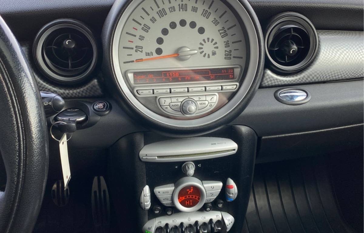 /canwestautoinc/2009-MINI-CooperHardtop-43927331239958844.jpg