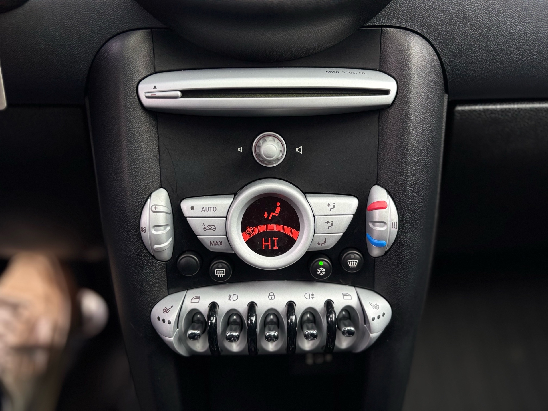 /canwestautoinc/2009-MINI-CooperHardtop-7655579116641129.jpg