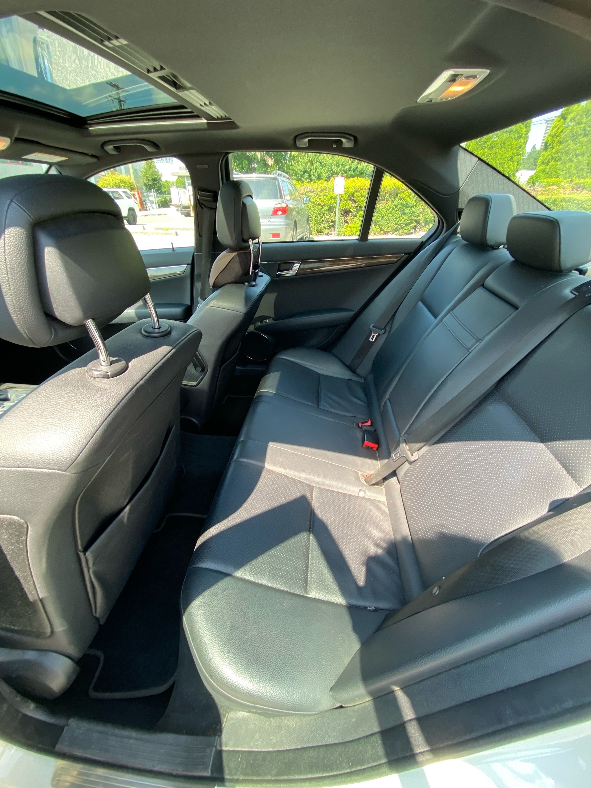 /canwestautoinc/2009-Mercedes-Benz-C-Class-348725840045949.jpg