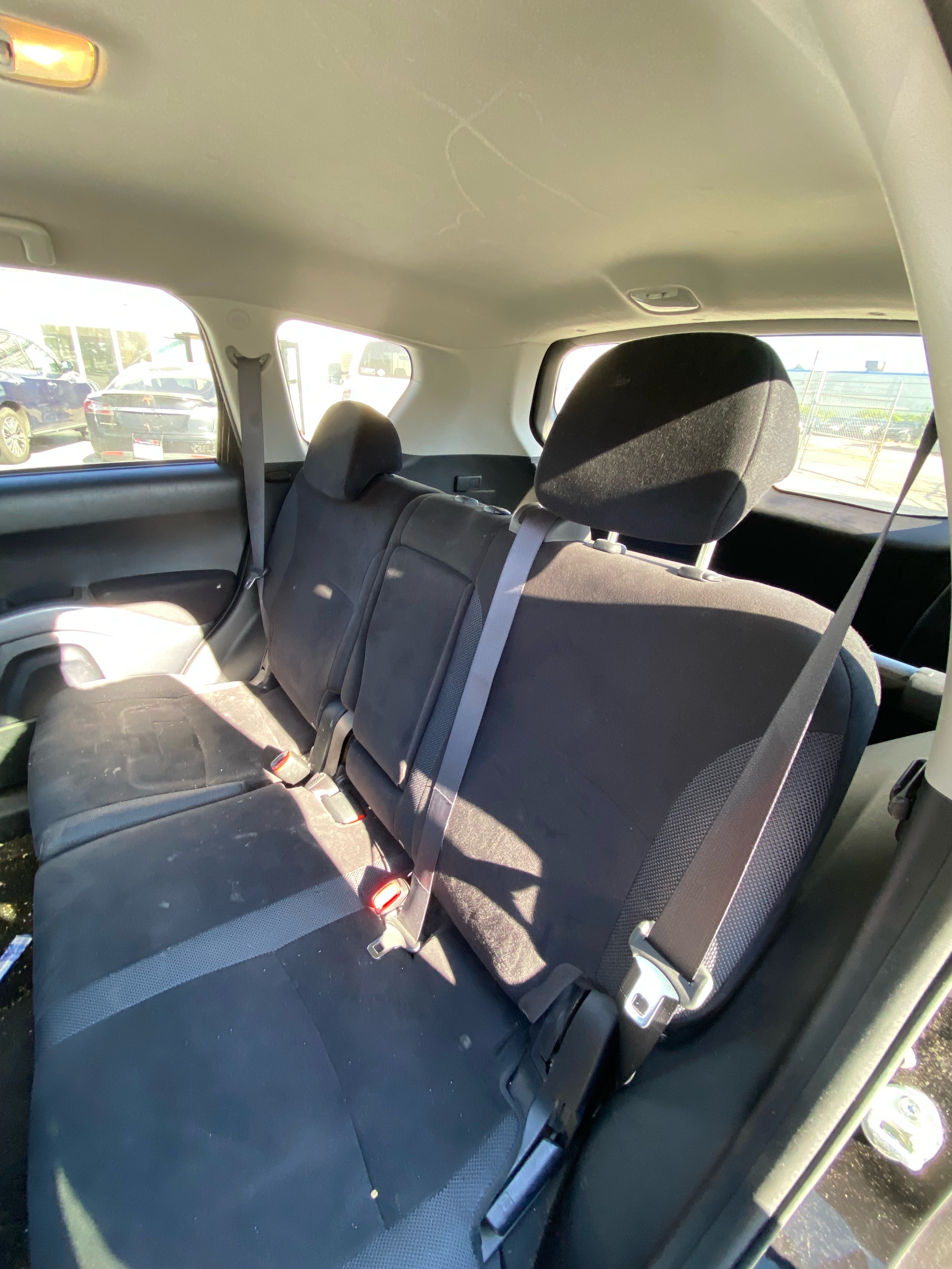 /canwestautoinc/2009-Mitsubishi-Outlander-9079475528810956.jpg