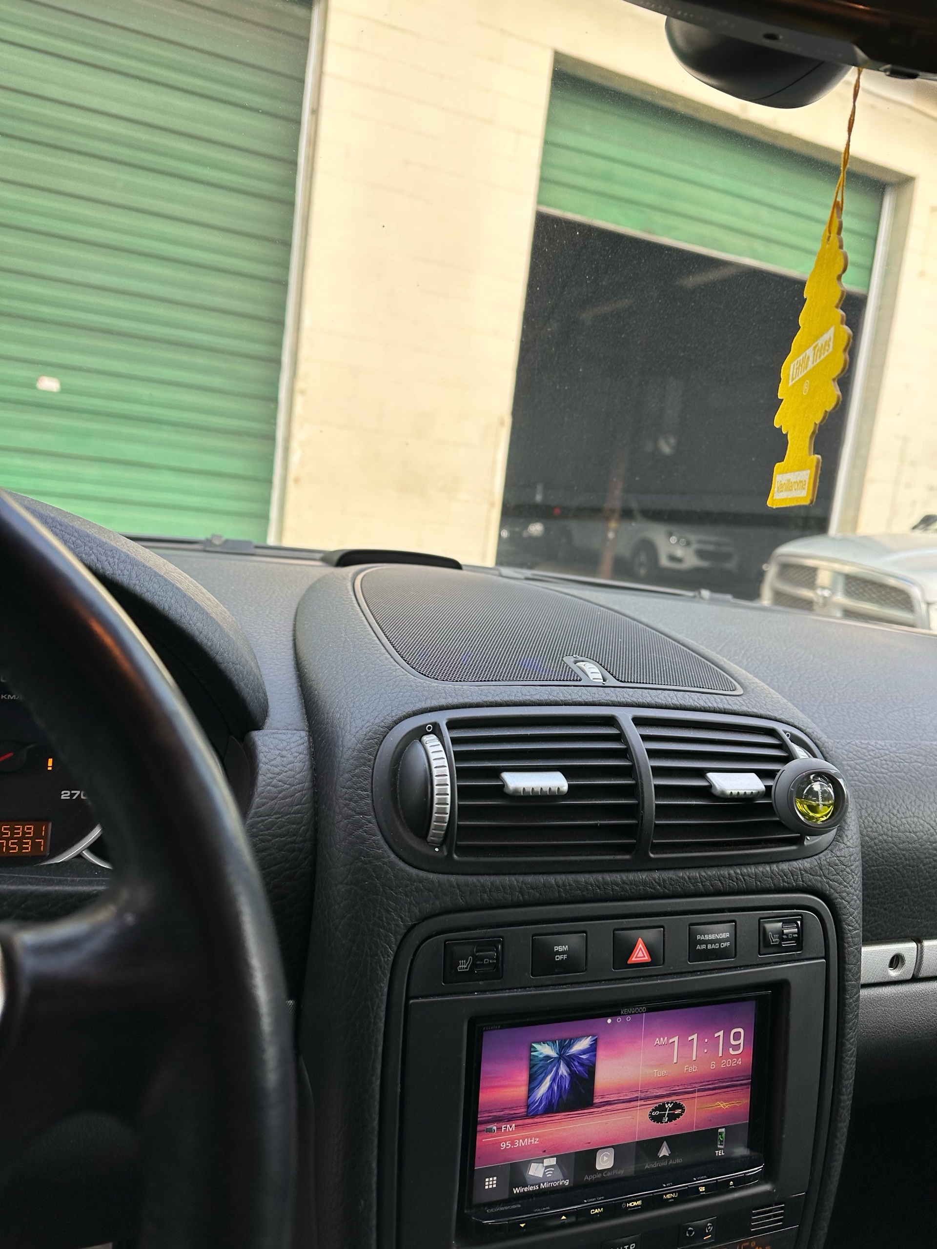 /canwestautoinc/2009-Porsche-Cayenne-18873360291761765.jpg