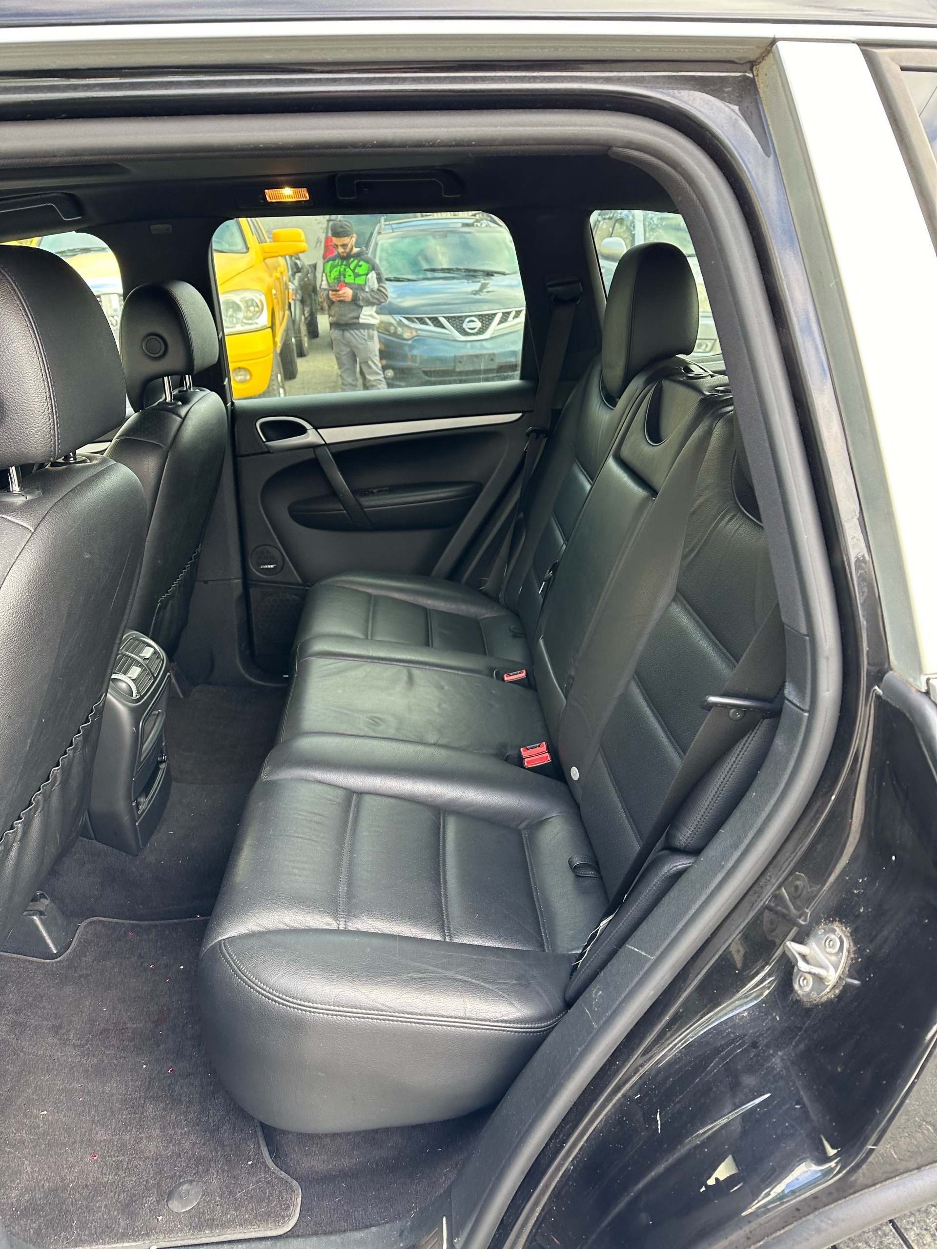 /canwestautoinc/2009-Porsche-Cayenne-3453006739025455.jpg