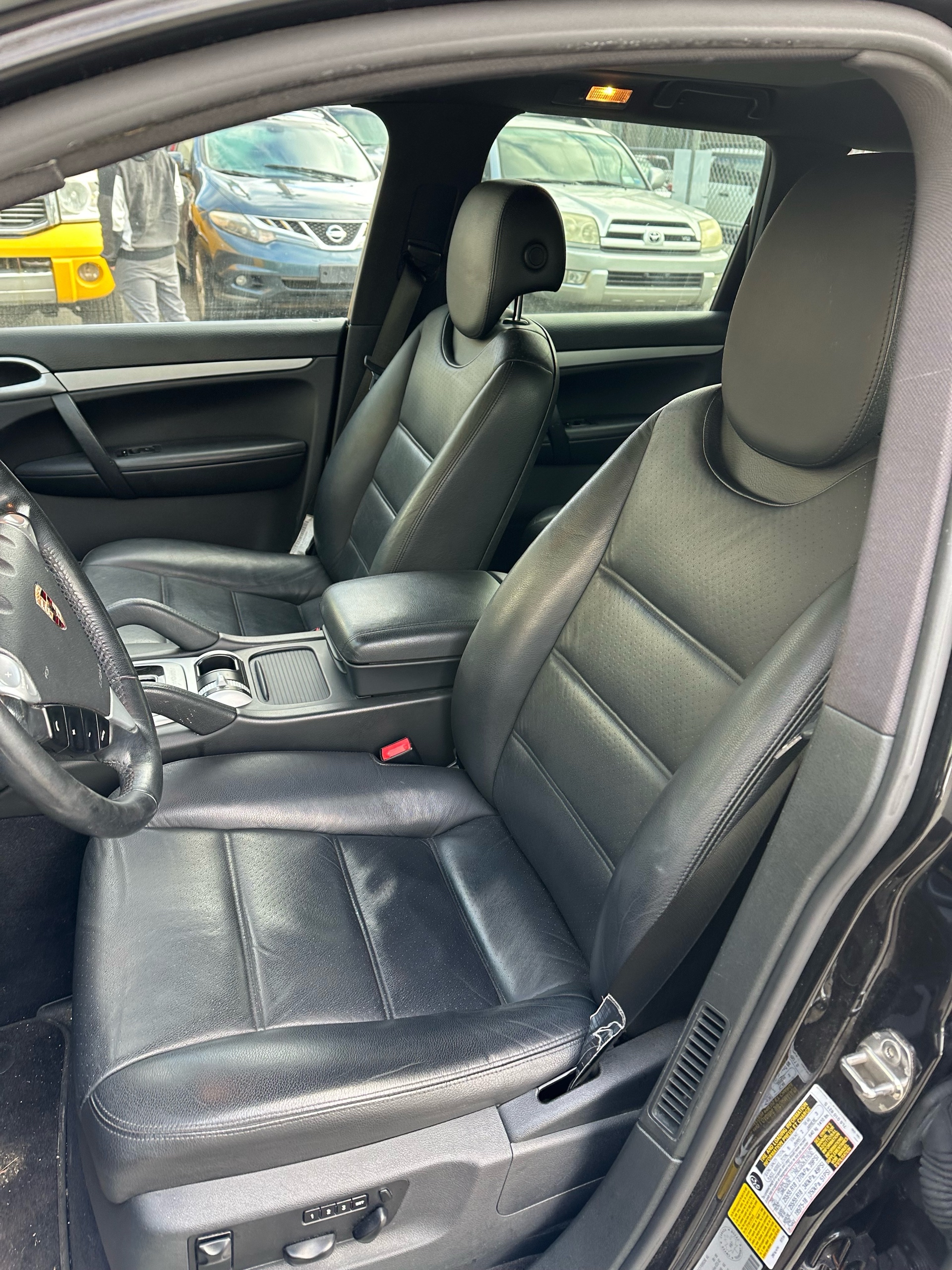/canwestautoinc/2009-Porsche-Cayenne-6384292490463905.jpg