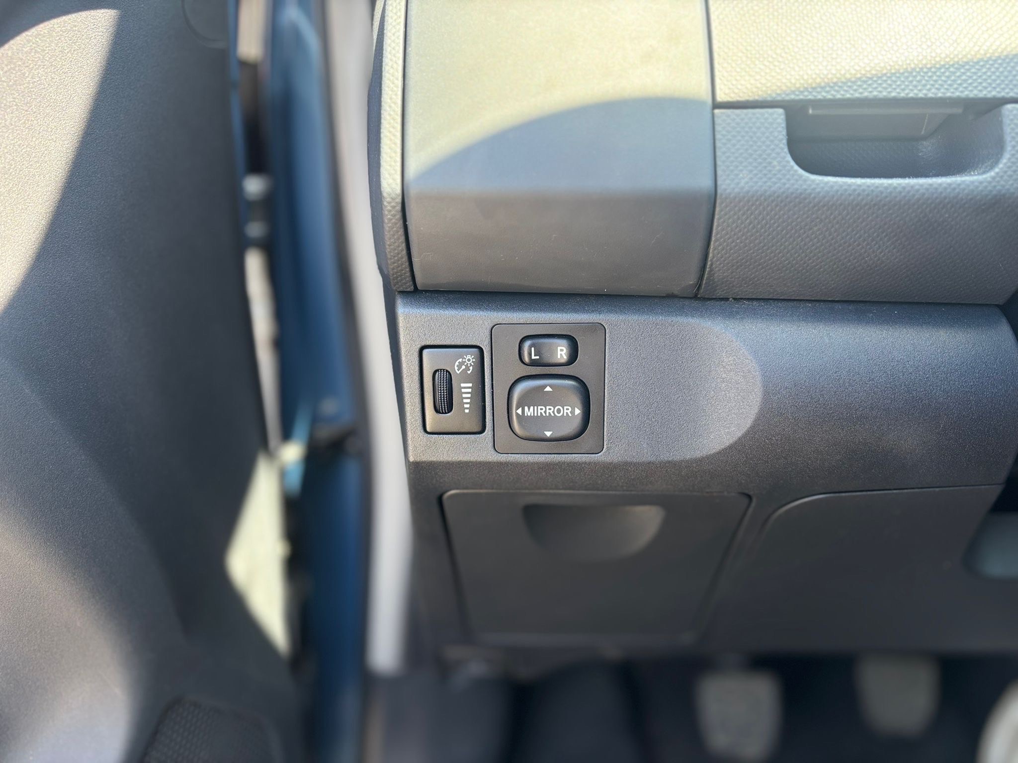 /canwestautoinc/2009-Toyota-Yaris-17927004895428178.jpg