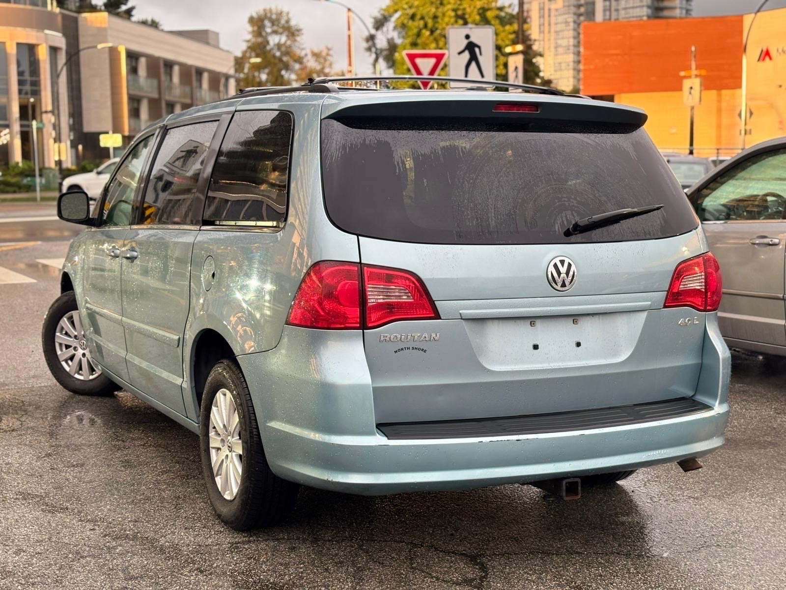 /canwestautoinc/2009-Volkswagen-Routan-9490734550315583.jpg