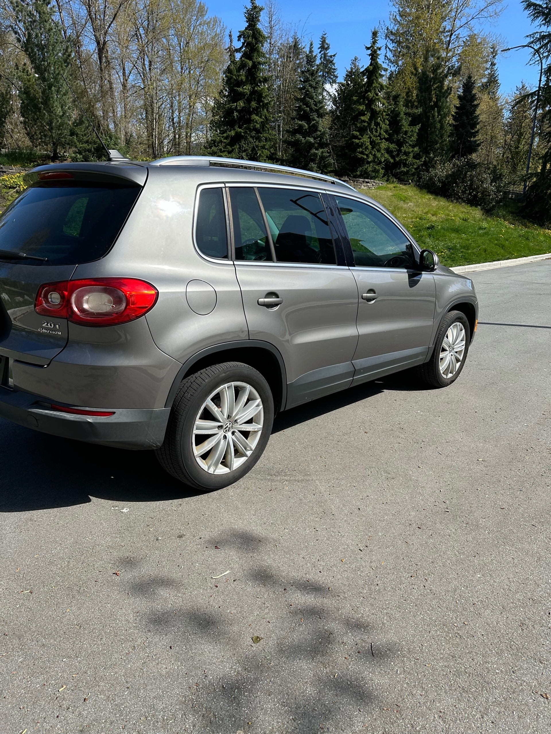/canwestautoinc/2009-Volkswagen-Tiguan-007003087014938902.jpg
