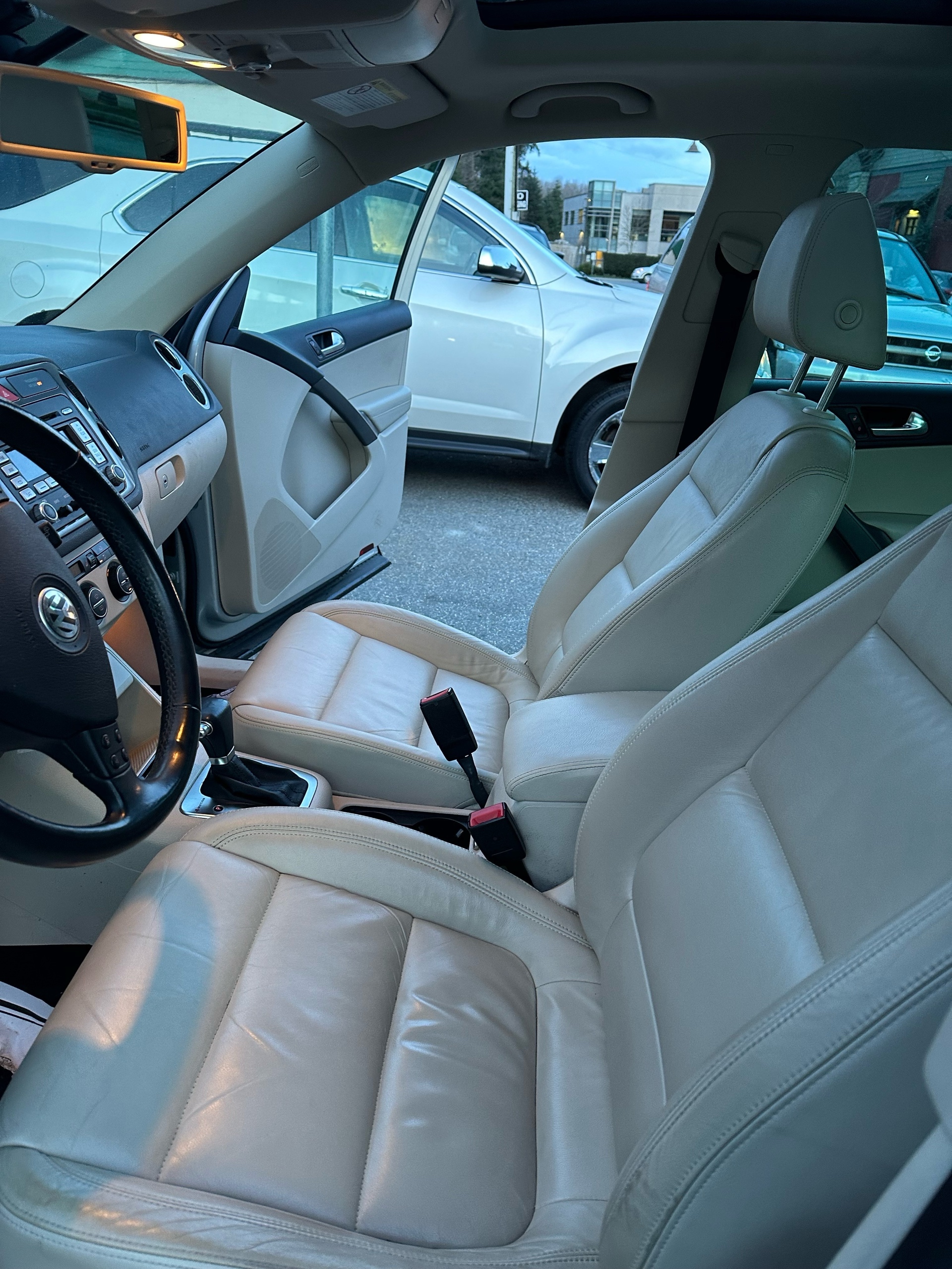 /canwestautoinc/2009-Volkswagen-Tiguan-03245595530602152.jpg