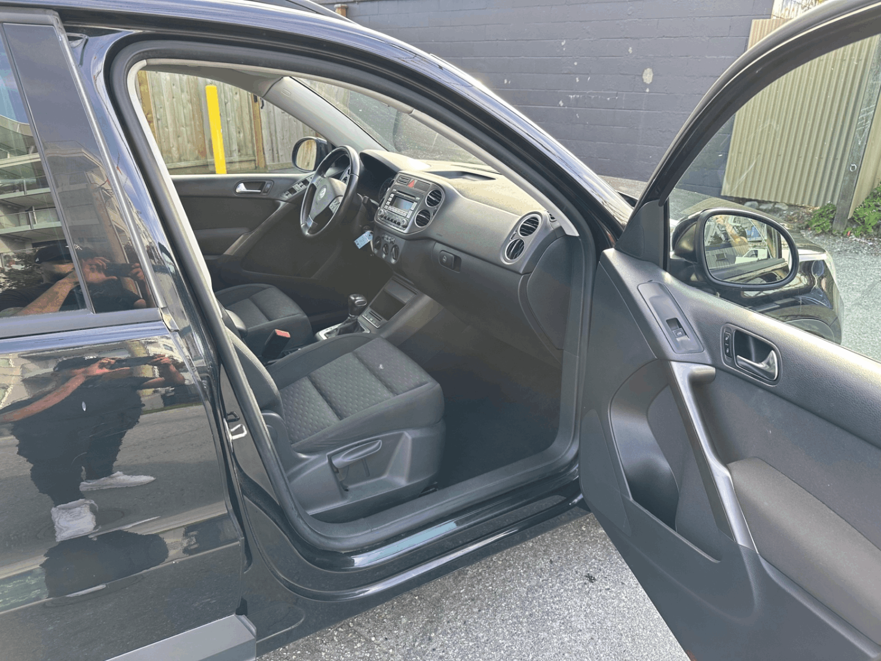 /canwestautoinc/2009-Volkswagen-Tiguan-30896590613246944.jpg