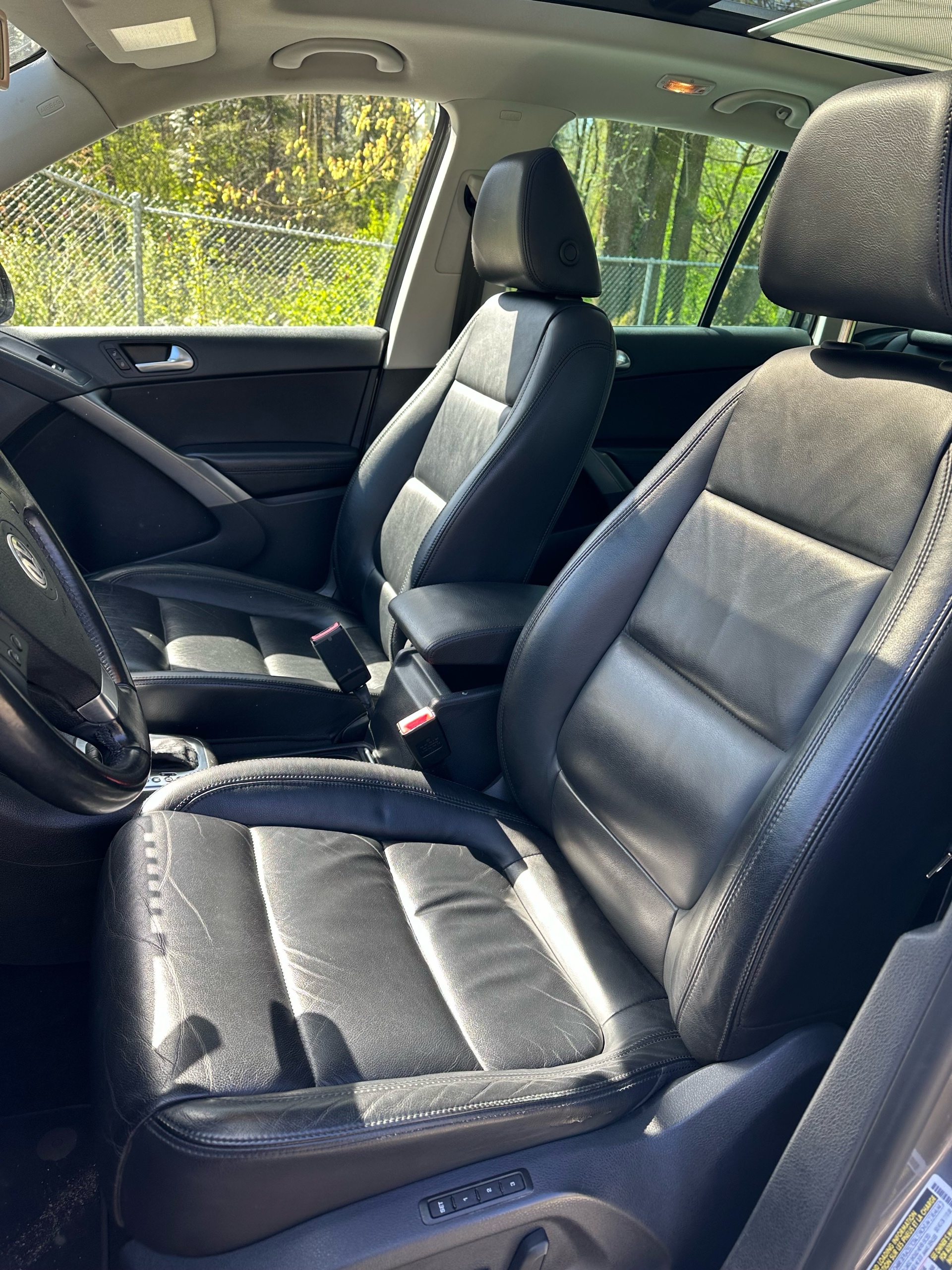 /canwestautoinc/2009-Volkswagen-Tiguan-378276649569635.jpg