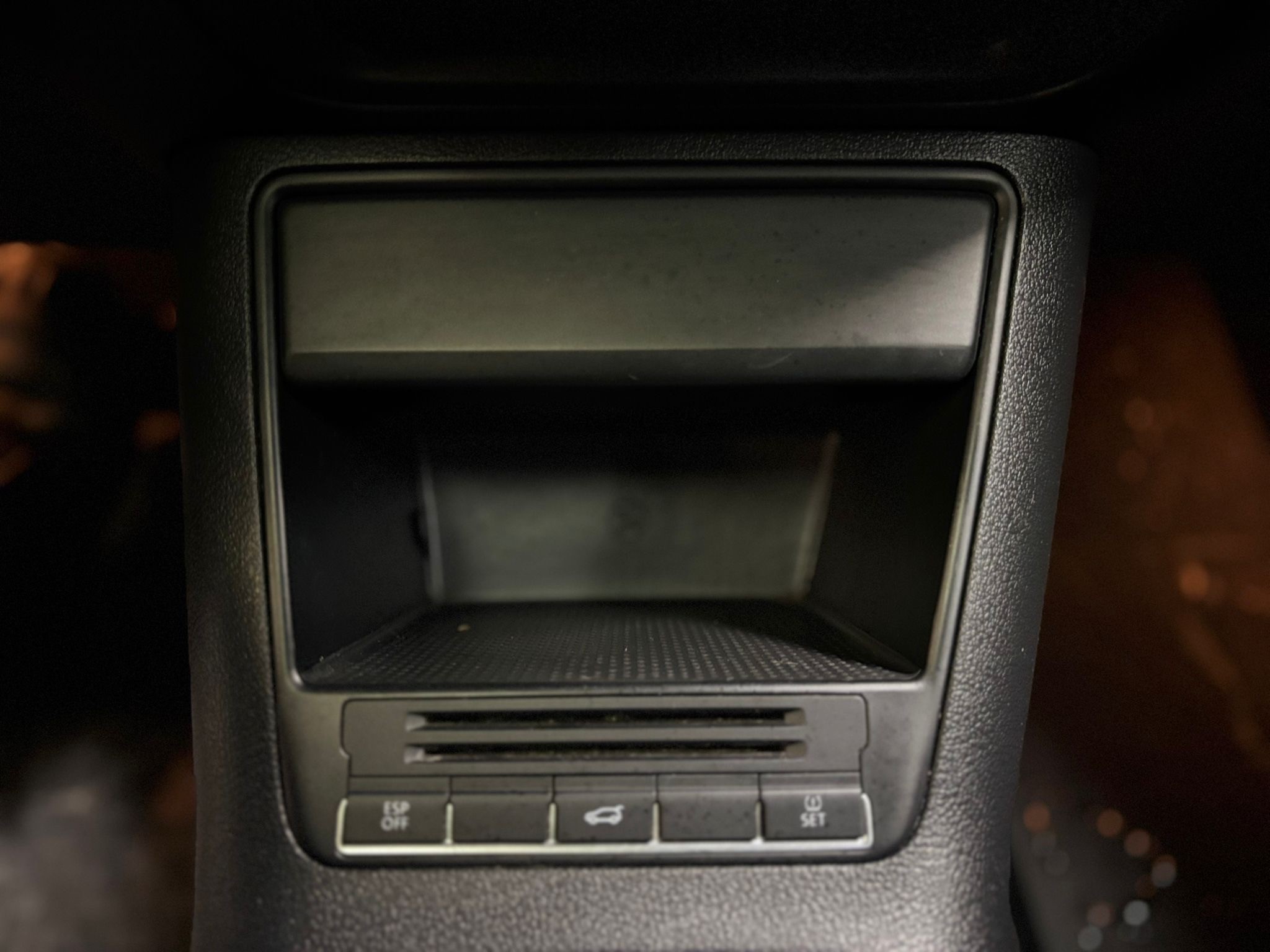 /canwestautoinc/2009-Volkswagen-Tiguan-8442570987763305.jpg