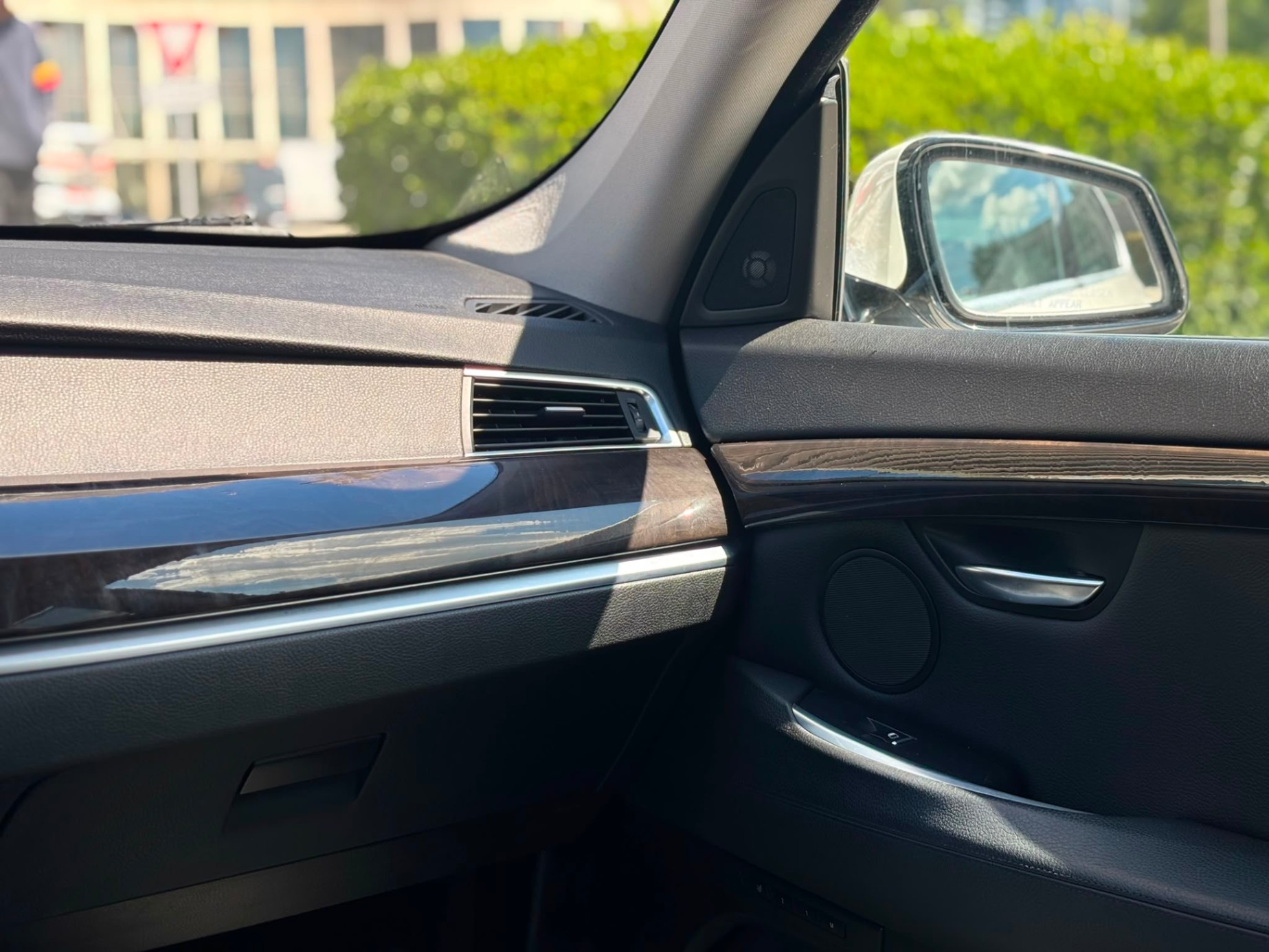 /canwestautoinc/2010-BMW-5Series-12076857552790798.jpg
