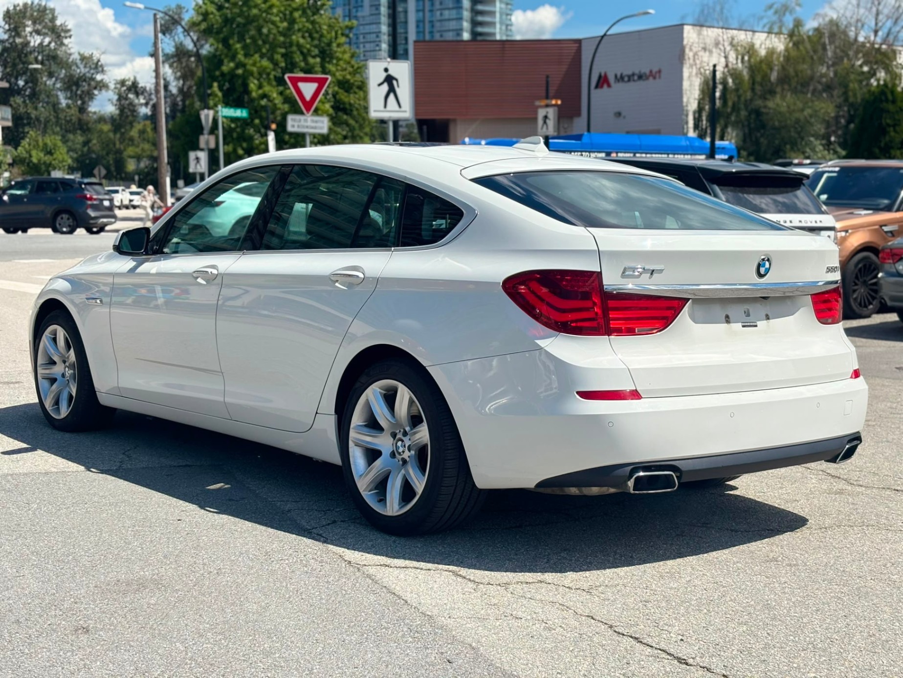 /canwestautoinc/2010-BMW-5Series-5375092302368245.jpg