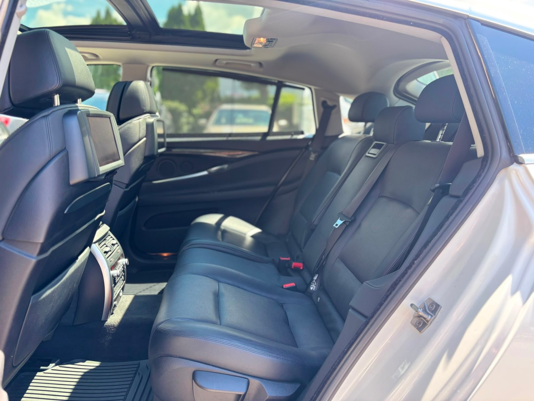 /canwestautoinc/2010-BMW-5Series-8843842605783772.jpg