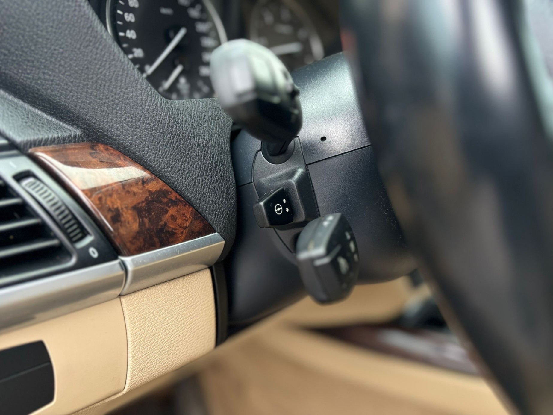 /canwestautoinc/2010-BMW-X5-09035333397274092.jpg