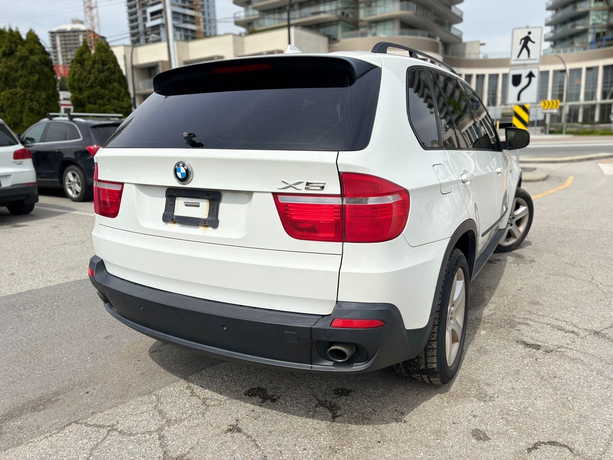 /canwestautoinc/2010-BMW-X5-4403488195994867.jpg