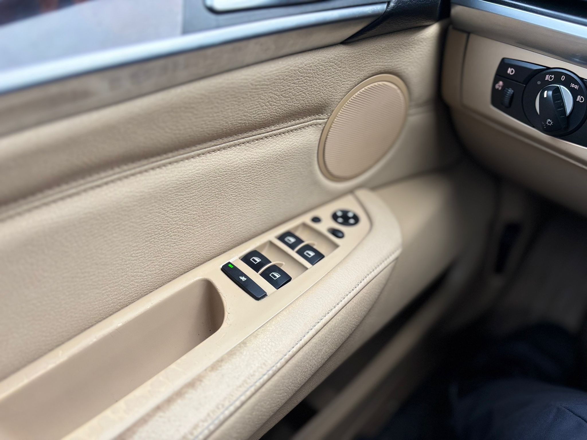 /canwestautoinc/2010-BMW-X5-44828137319065187.jpg