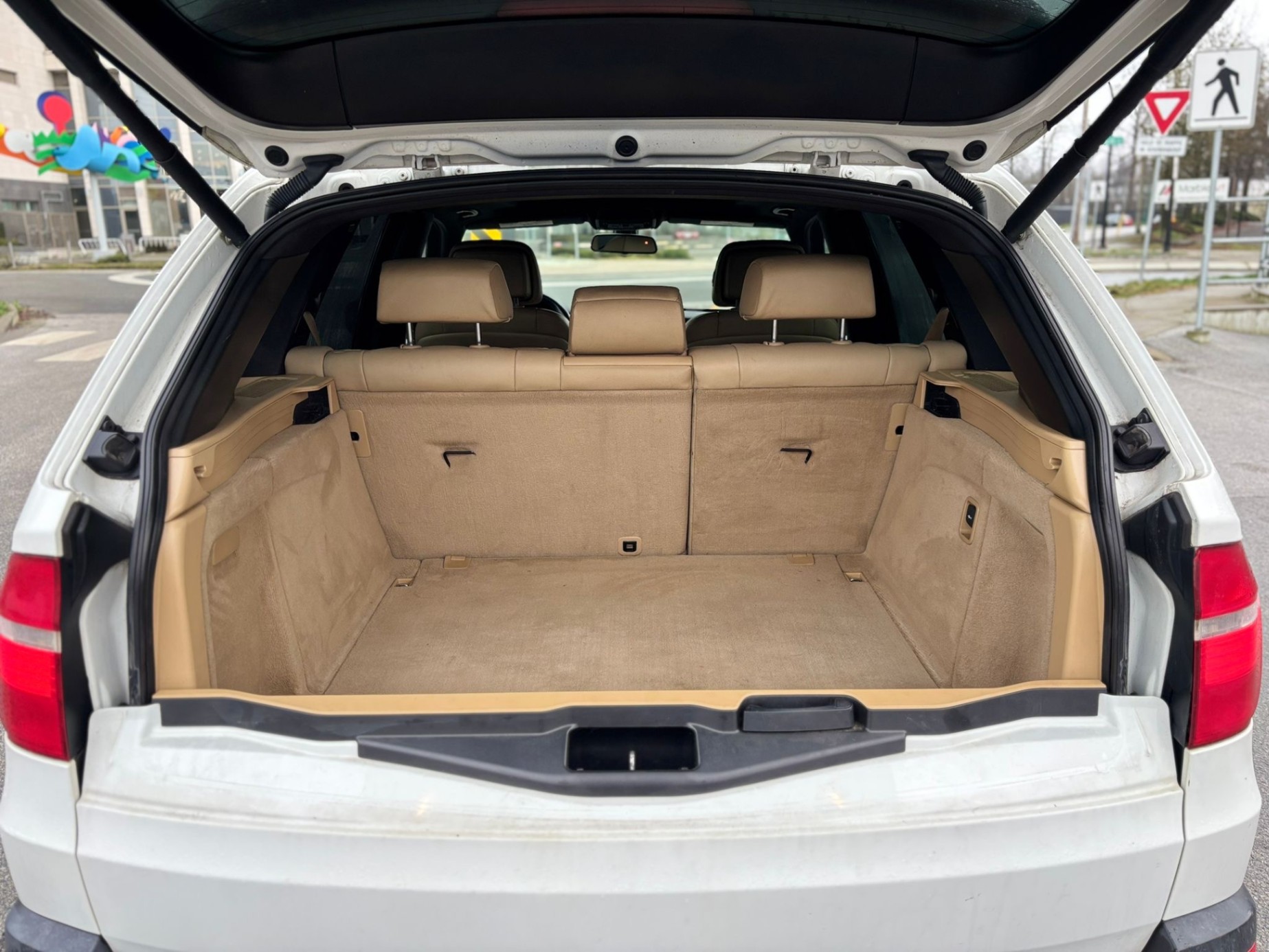 /canwestautoinc/2010-BMW-X5-8309861500175753.jpg