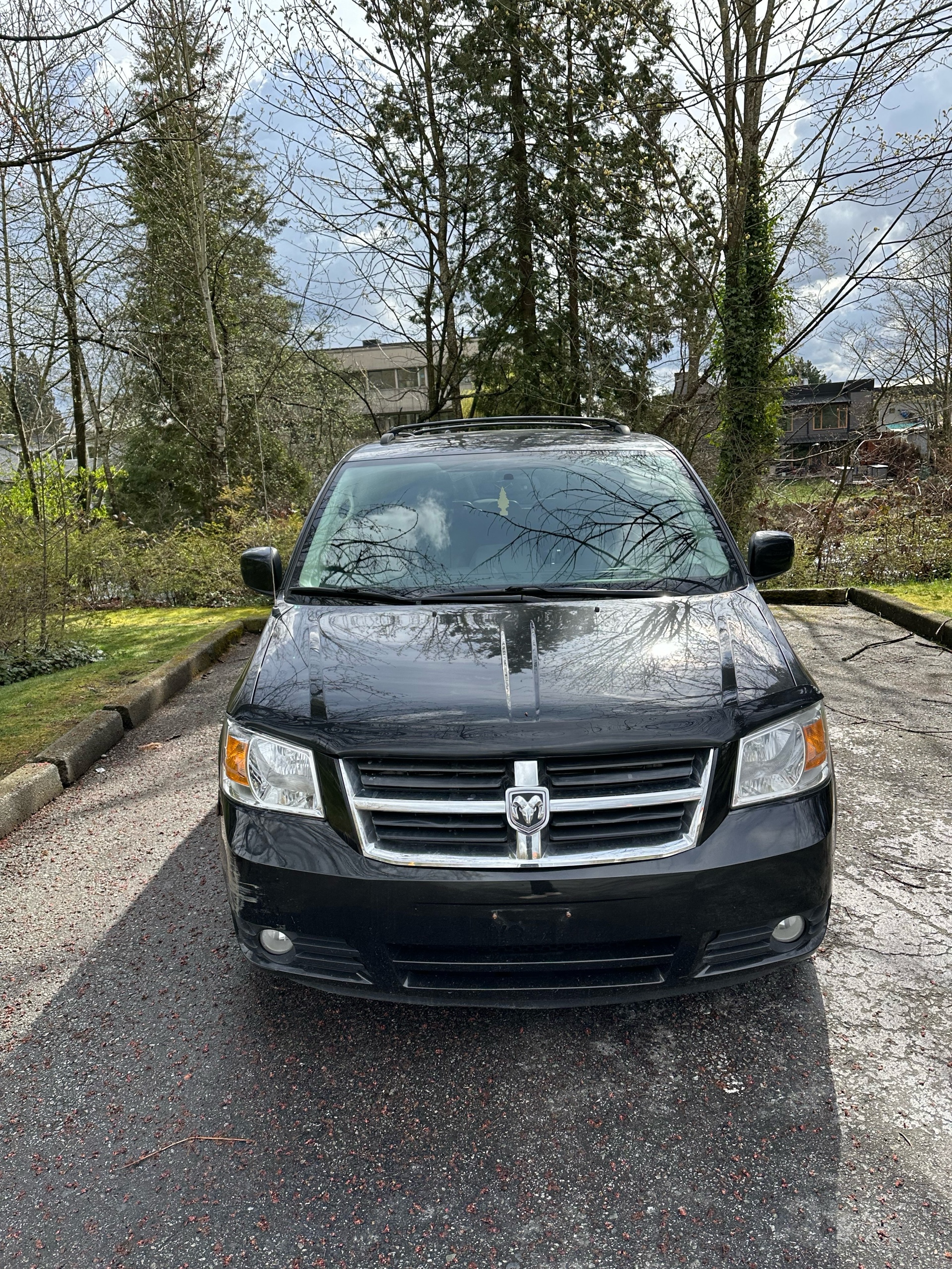 /canwestautoinc/2010-Dodge-GrandCaravan-2961823166641677.jpg
