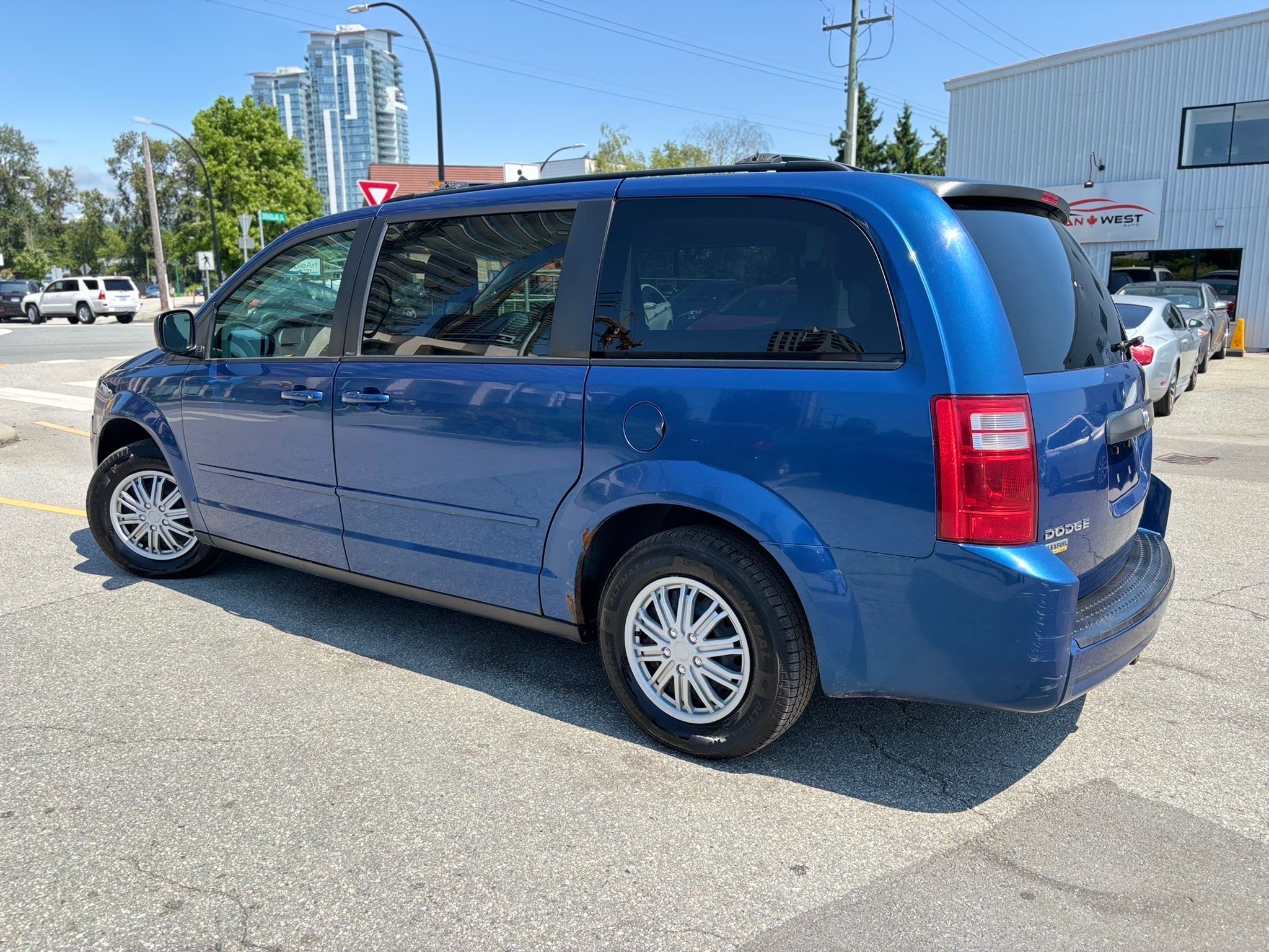 /canwestautoinc/2010-Dodge-GrandCaravan-6594176618025183.jpg