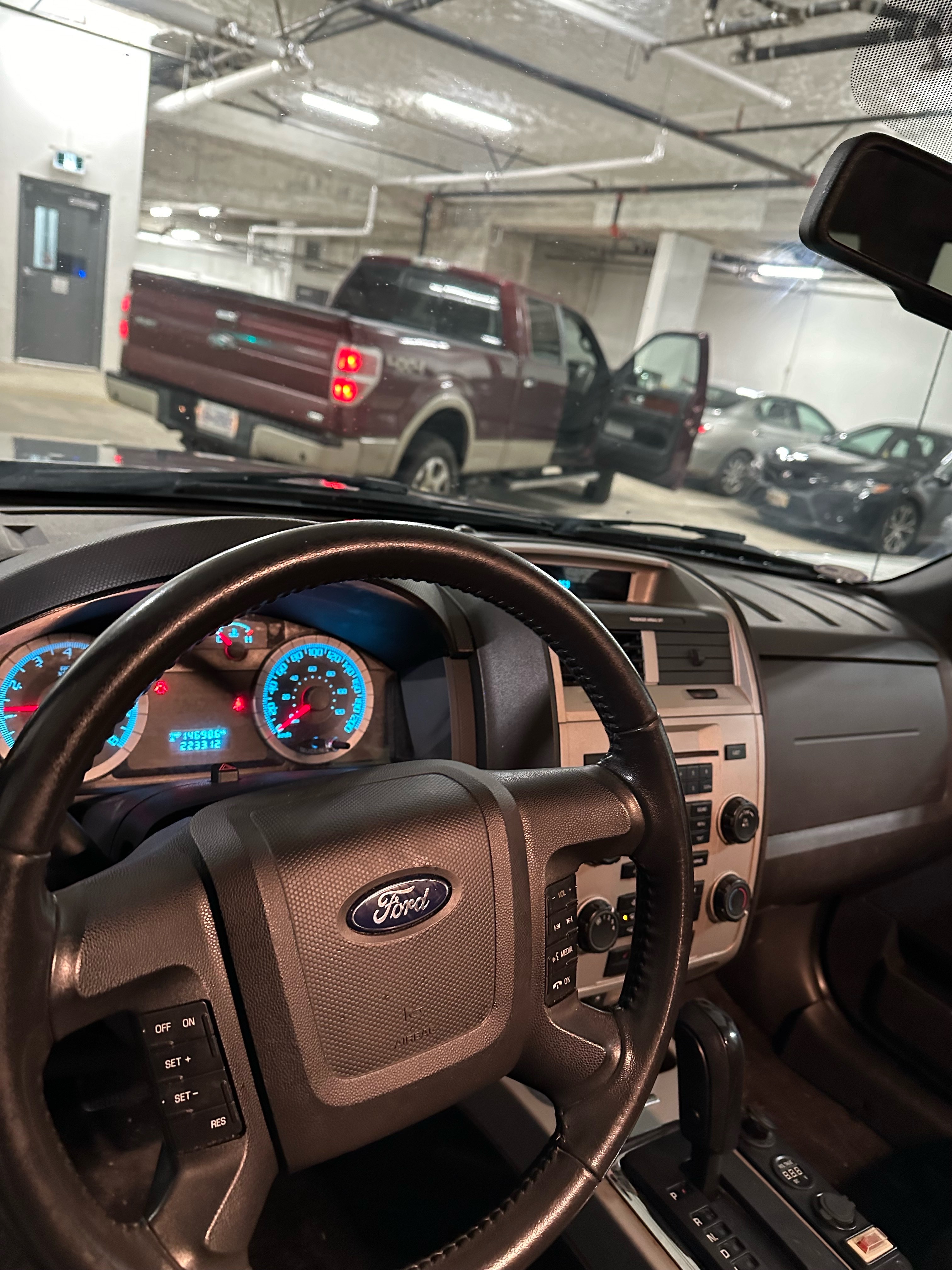 /canwestautoinc/2010-Ford-Escape-7156028749909258.jpg
