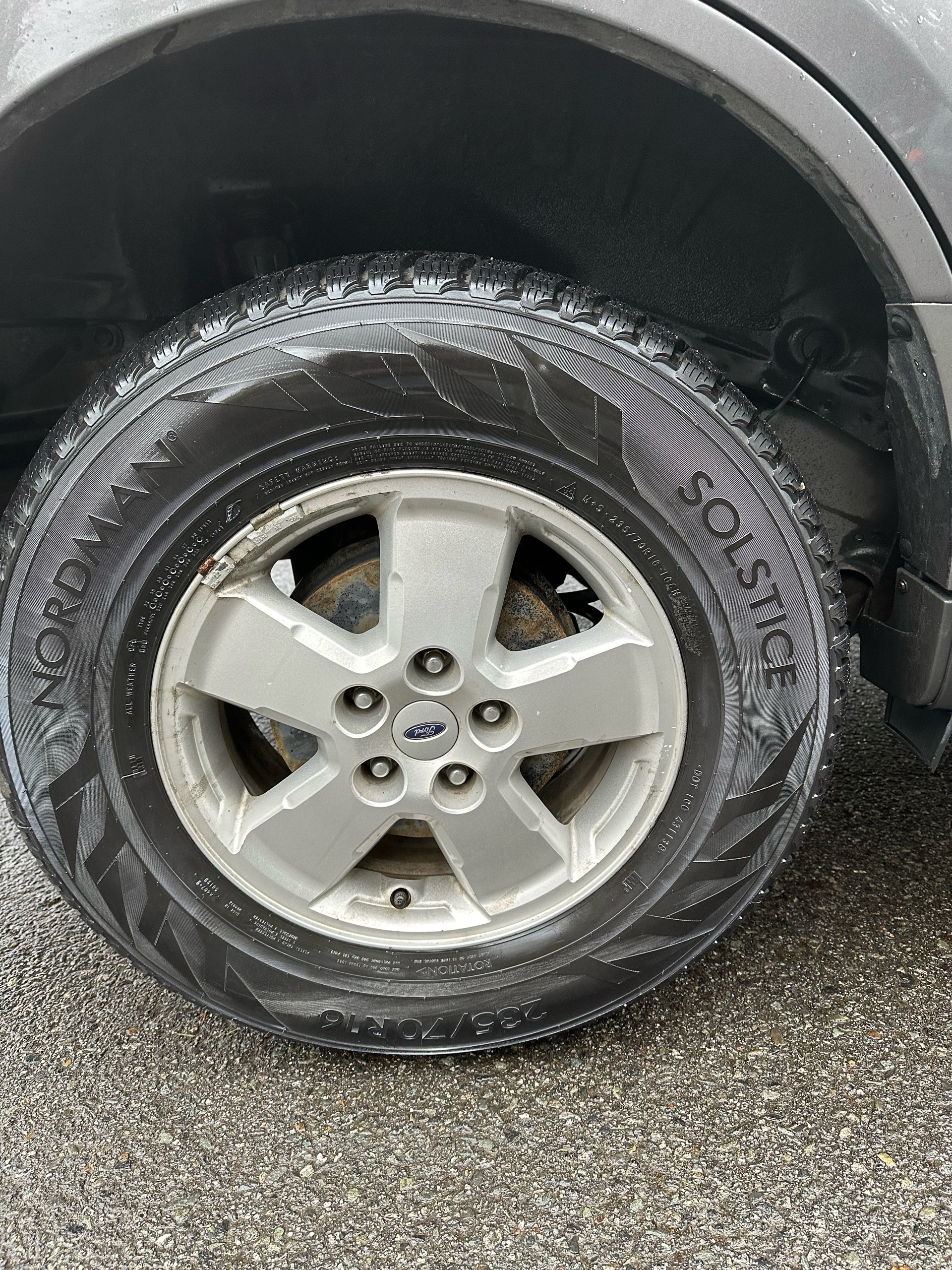 /canwestautoinc/2010-Ford-Escape-8712957411995323.jpg