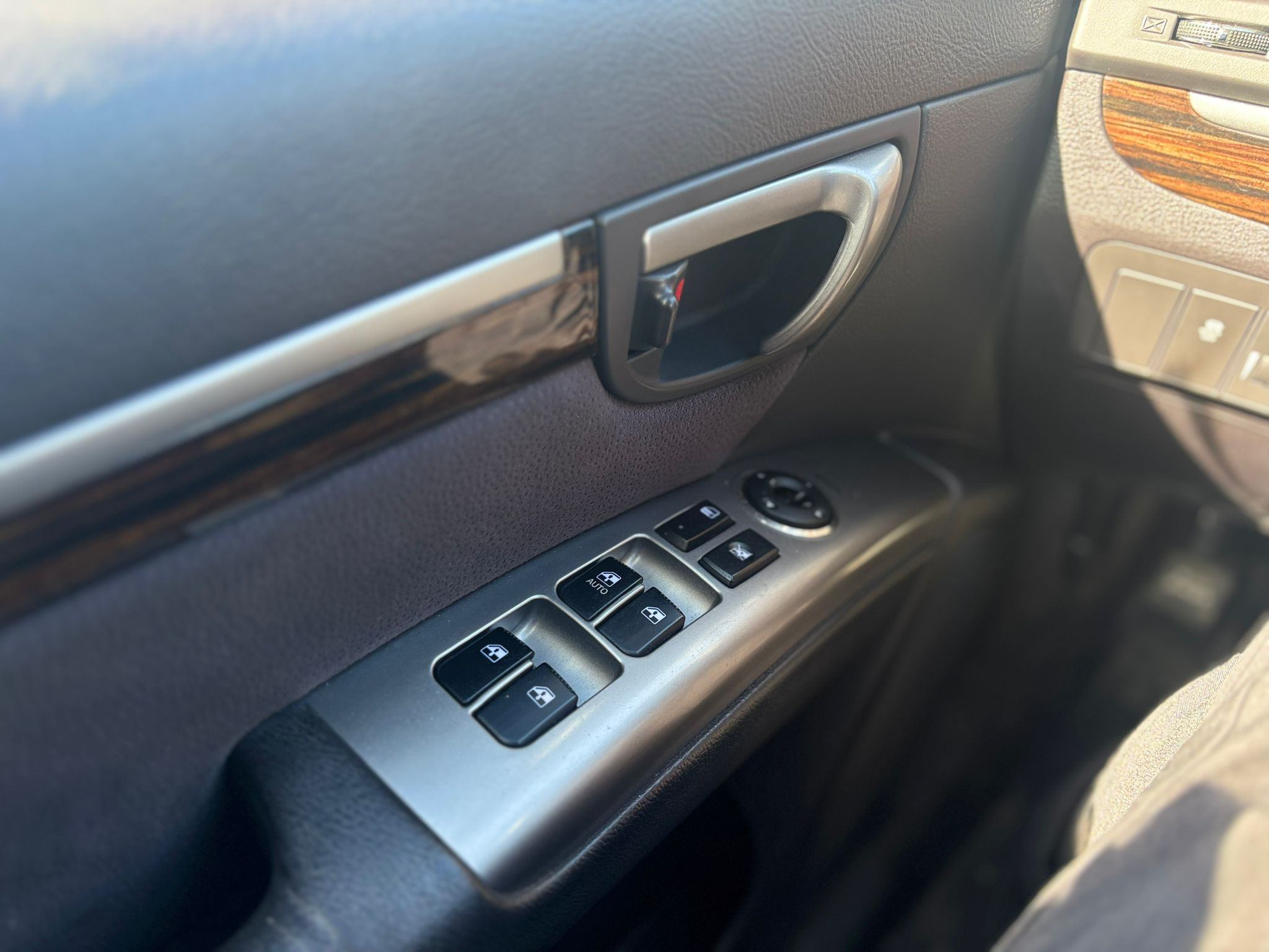 /canwestautoinc/2010-Hyundai-SantaFe-37613325251377105.jpg